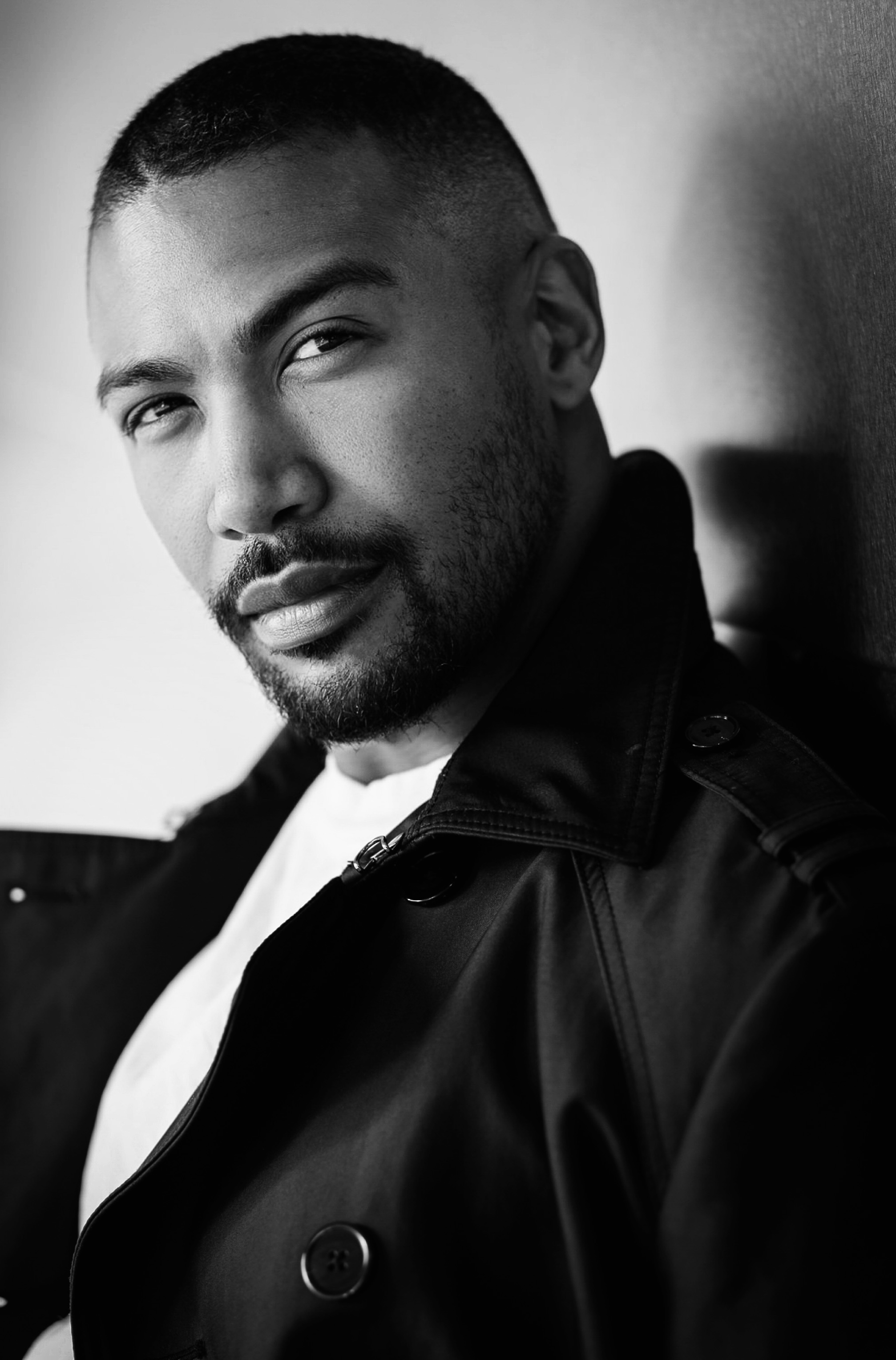 actor Charles Michael Davis large photo