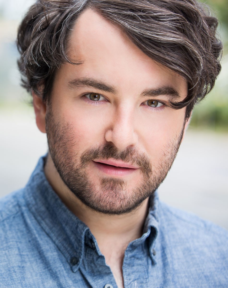 actor Alex Brightman large photo