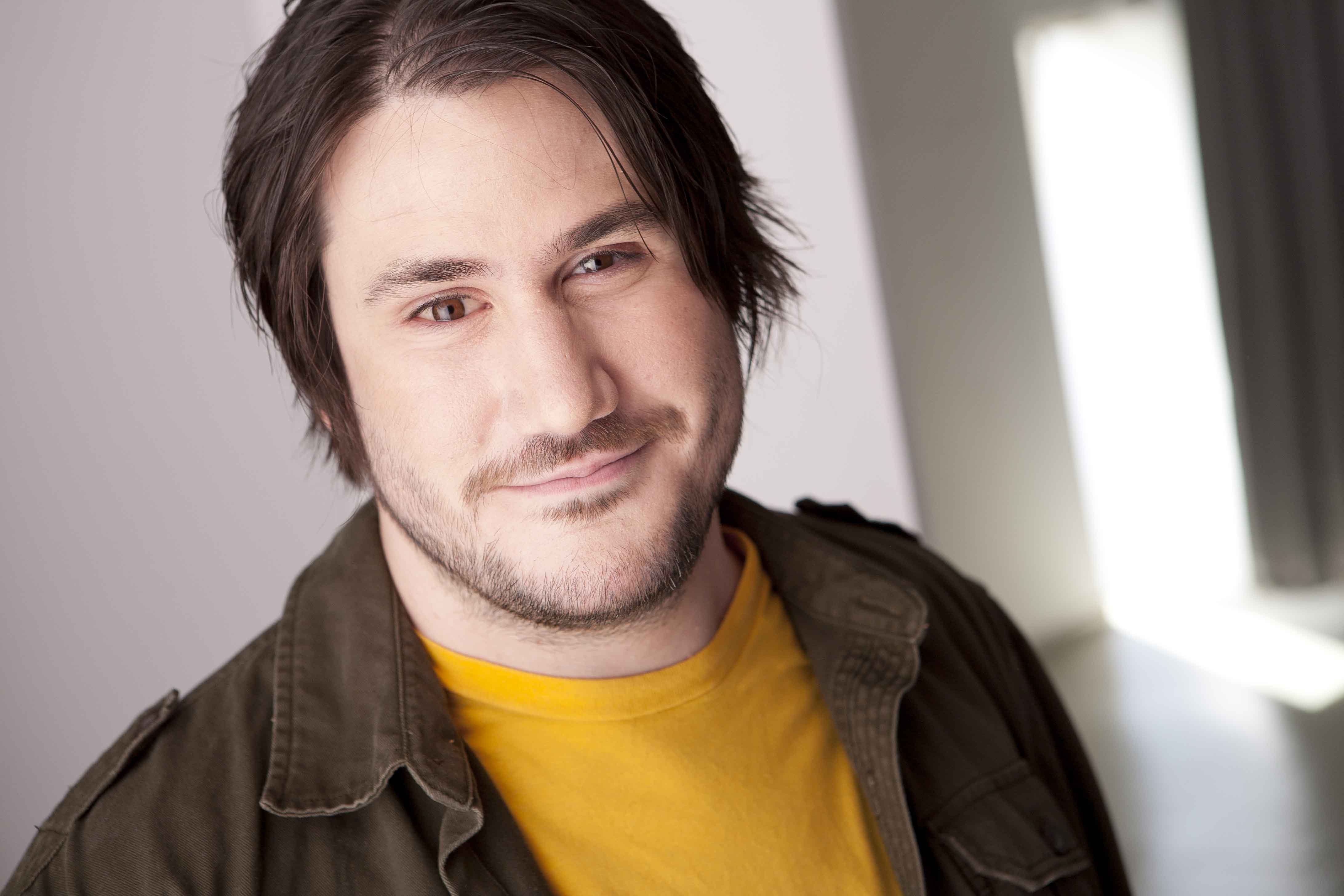 actor Paul Guyet large photo