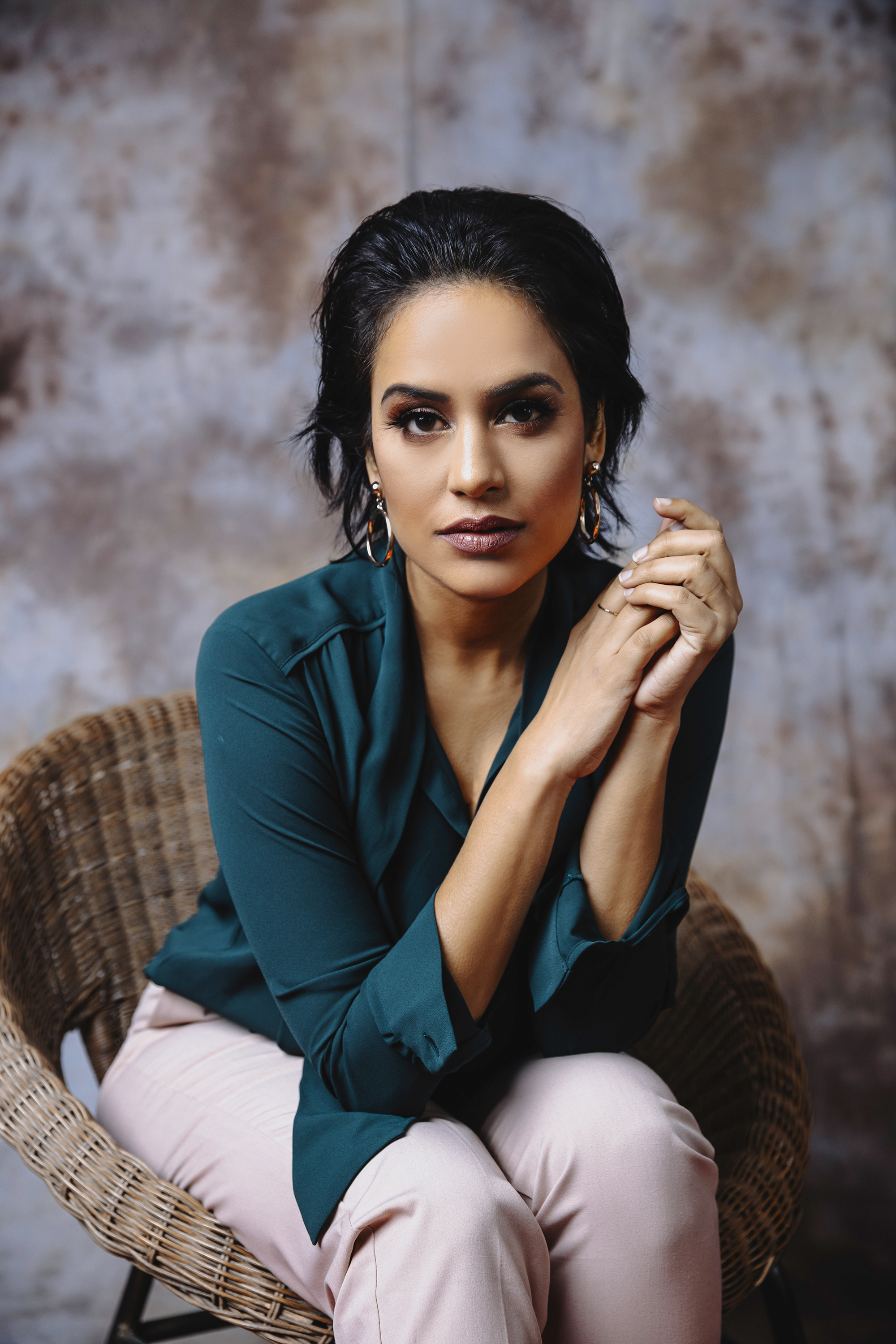 actor Agam Darshi large photo