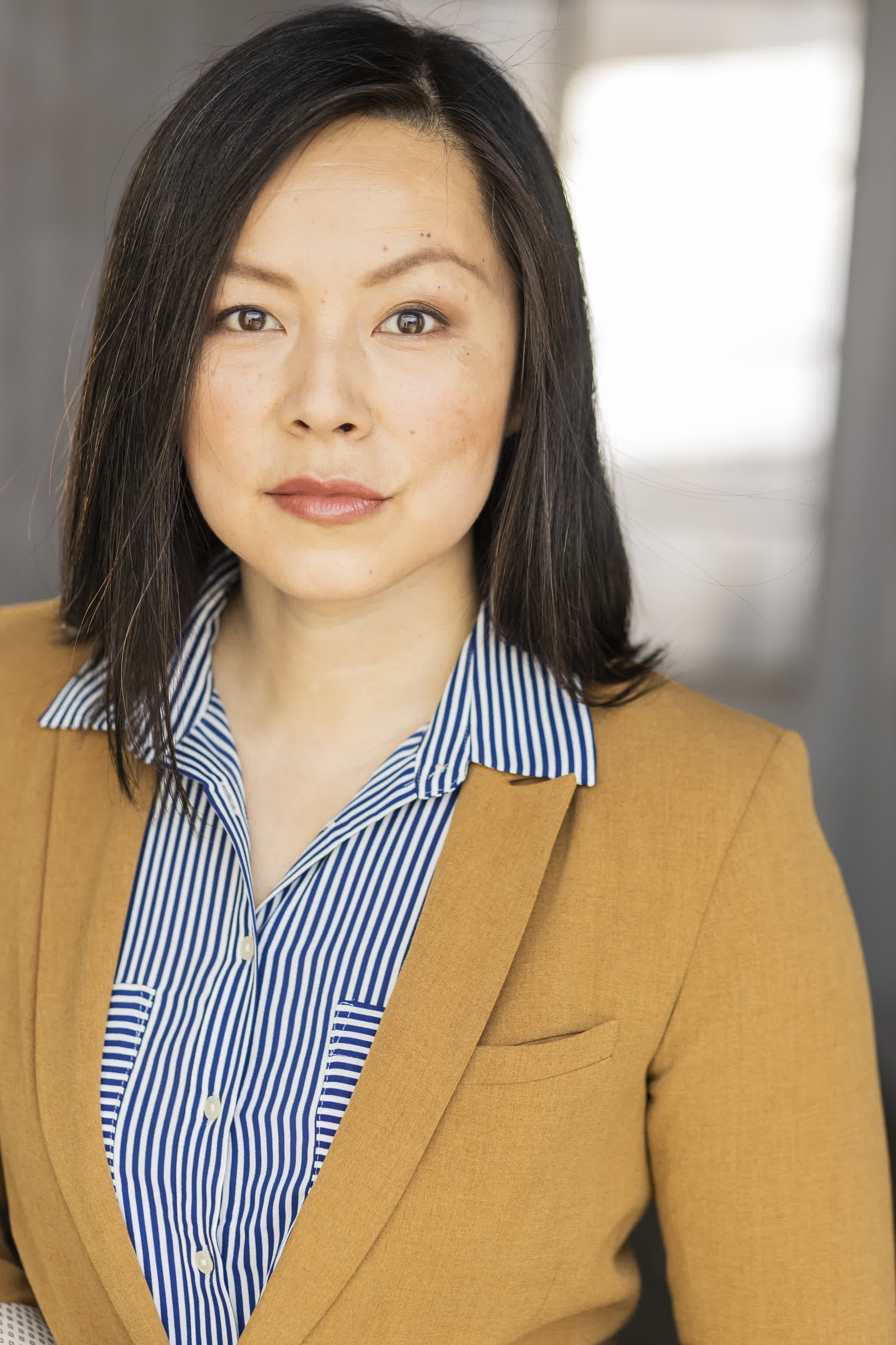 actor Leah Zhang large photo