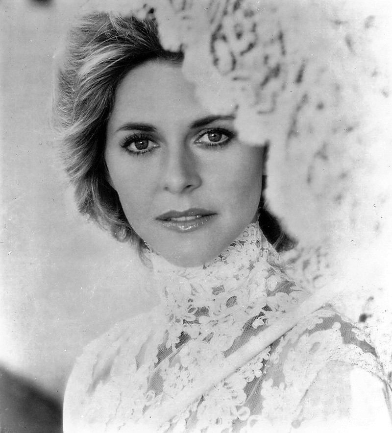actor Lindsay Wagner large photo