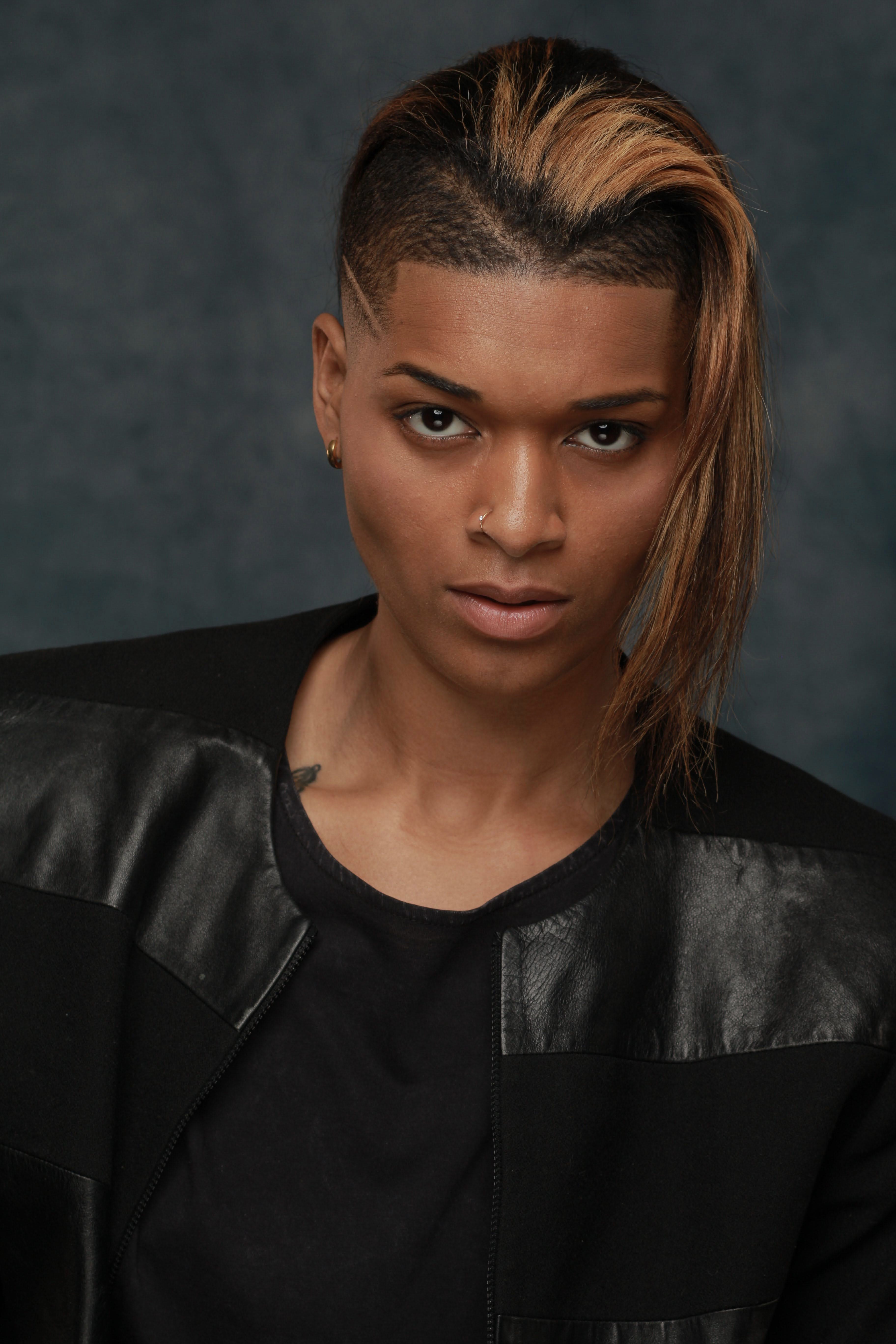 actor Halle Johnson large photo