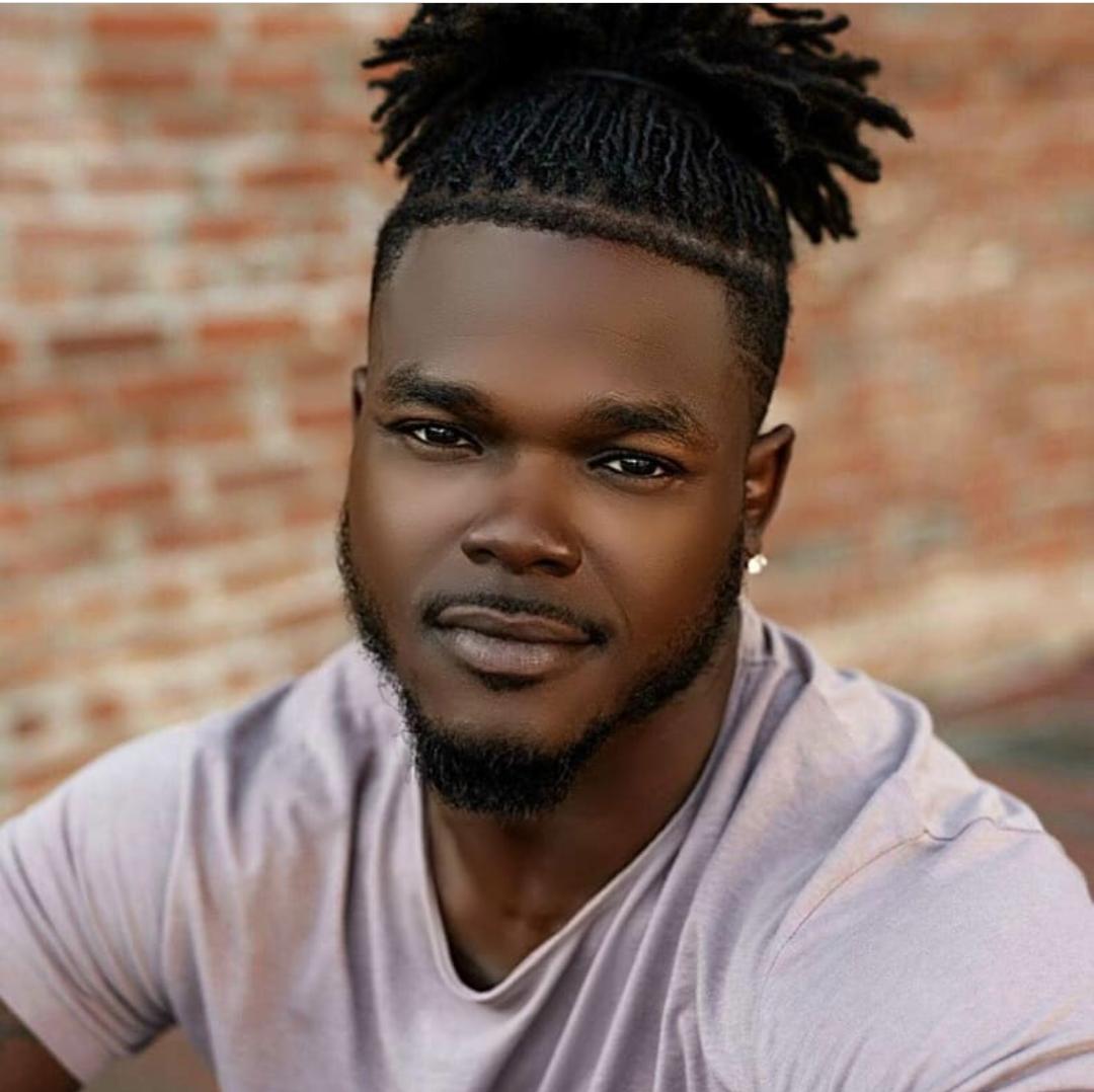 actor Coco Hillary large photo