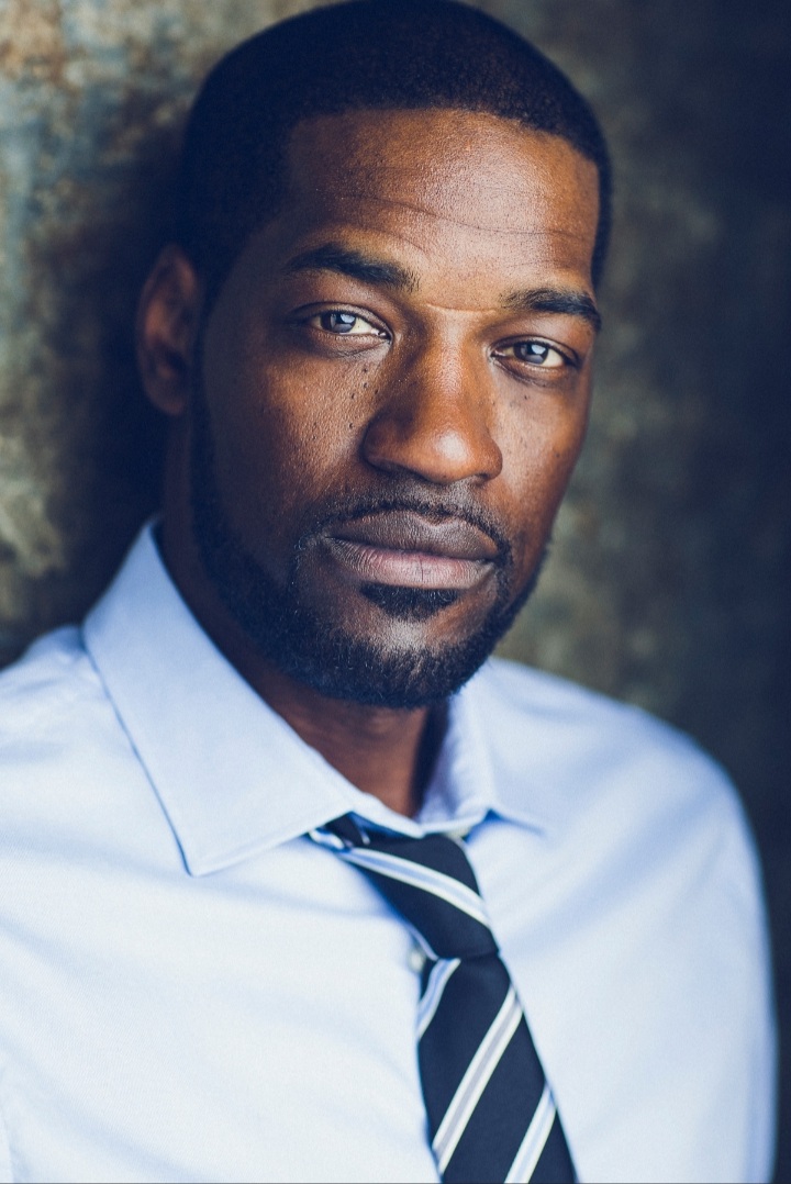 actor Derek Roberts large photo