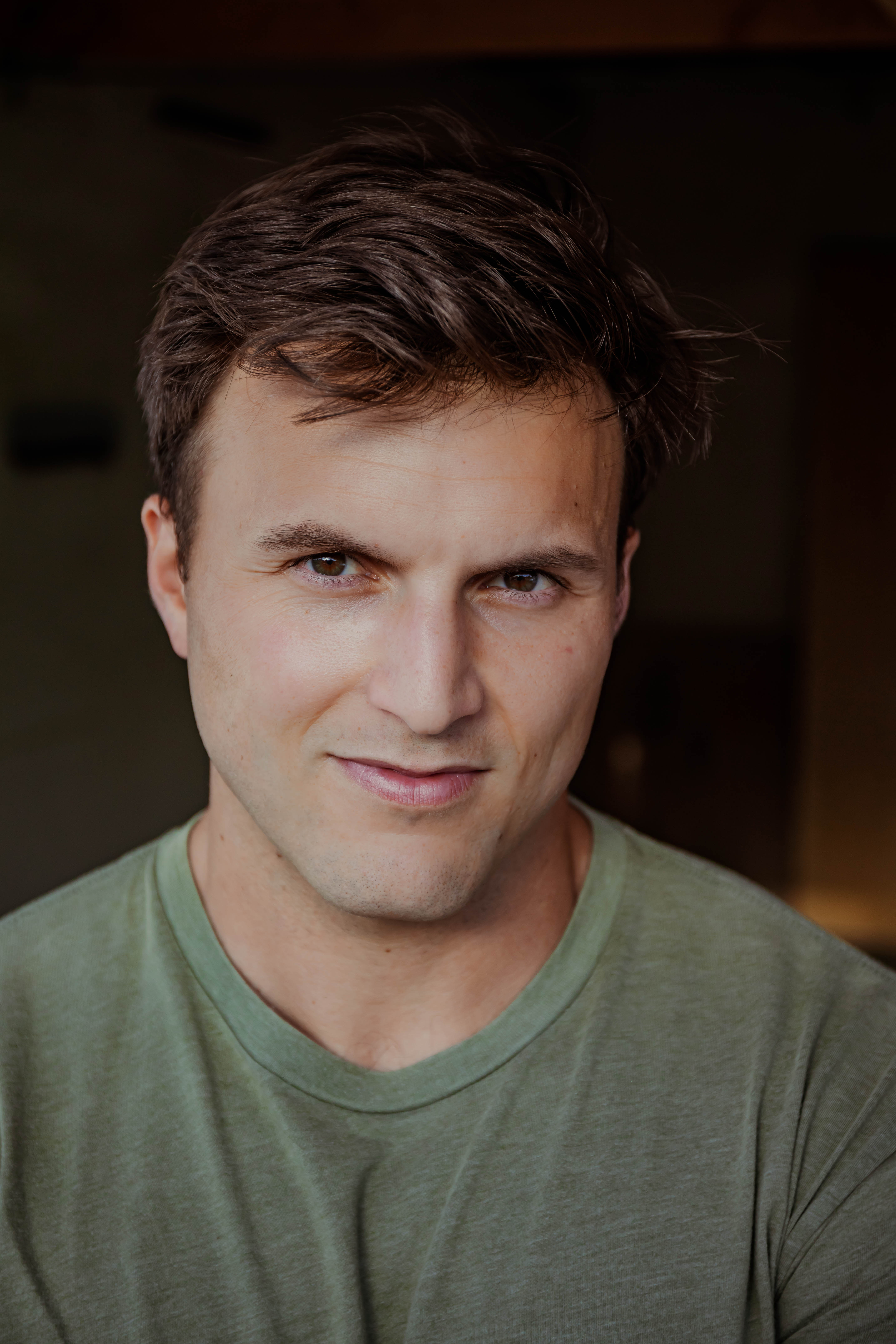 actor Anton Hedayat large photo