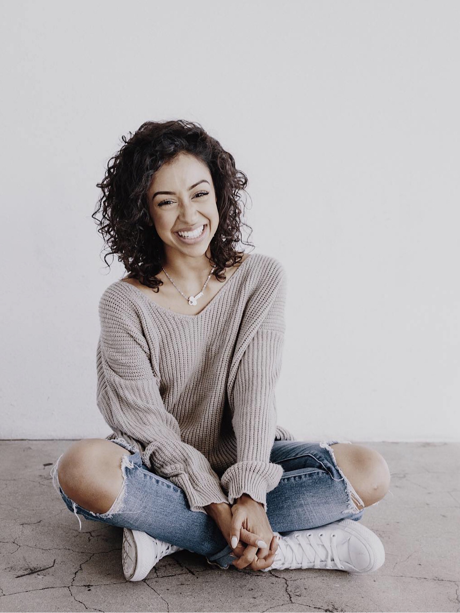 actor Liza Koshy large photo