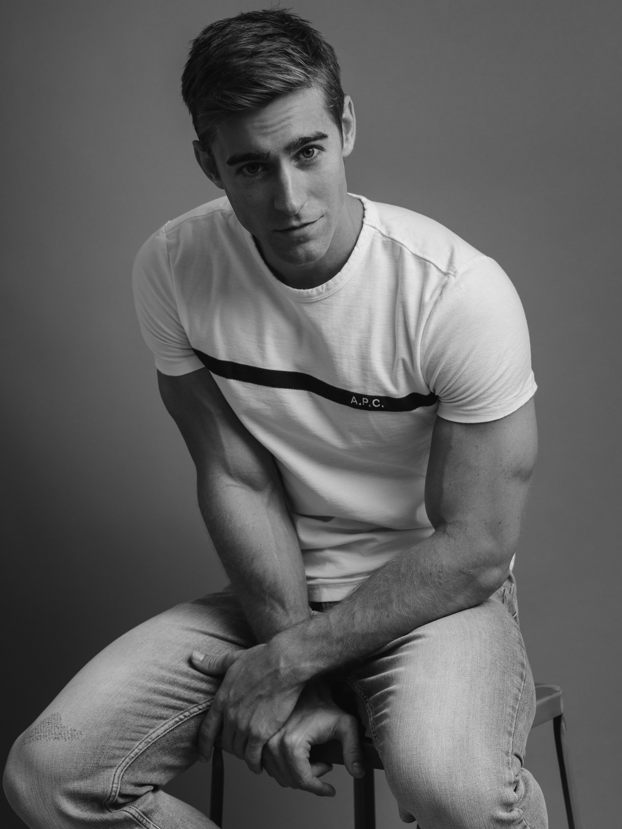 actor Luke Guldan large photo