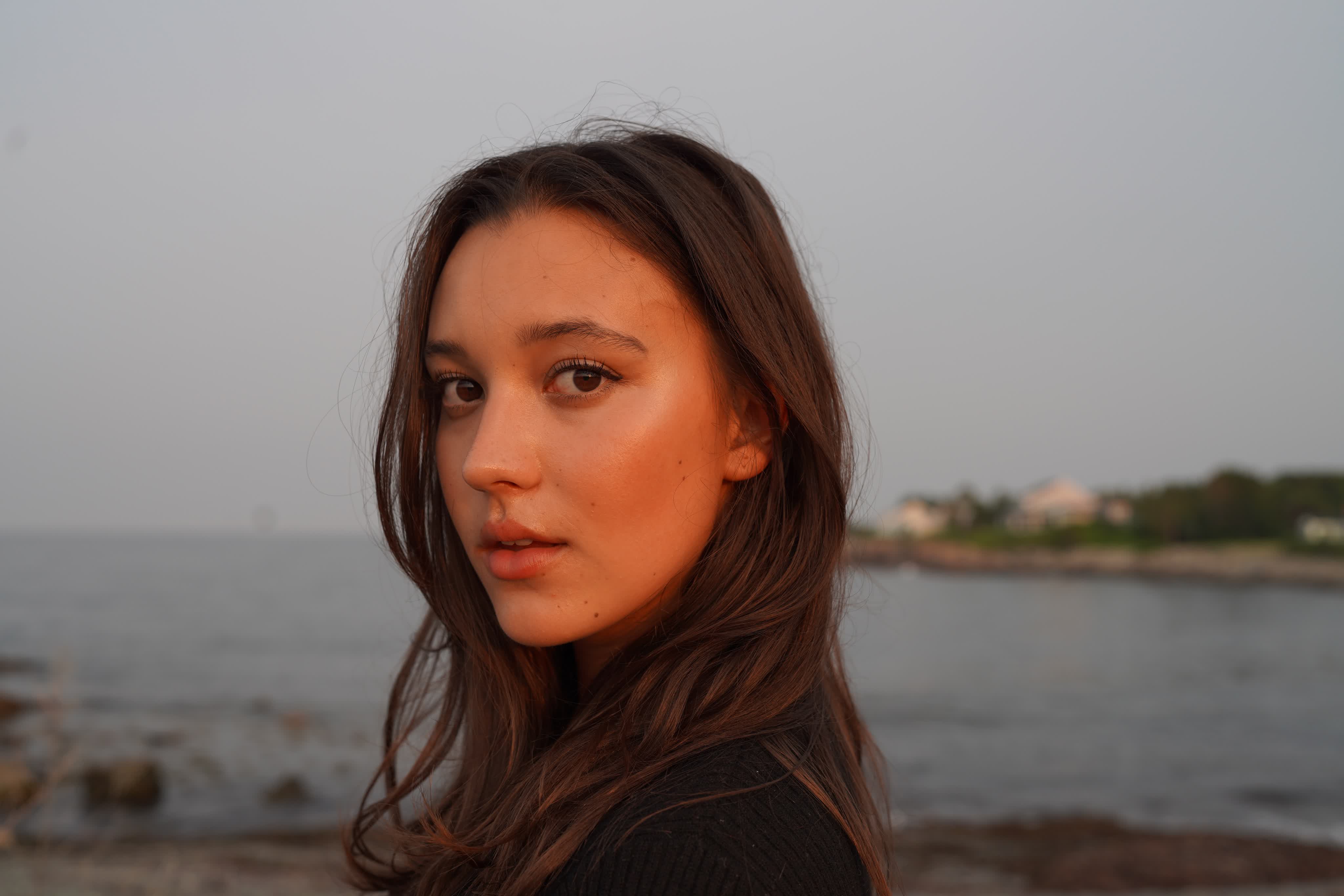 actor Molly Beth Thomas large photo