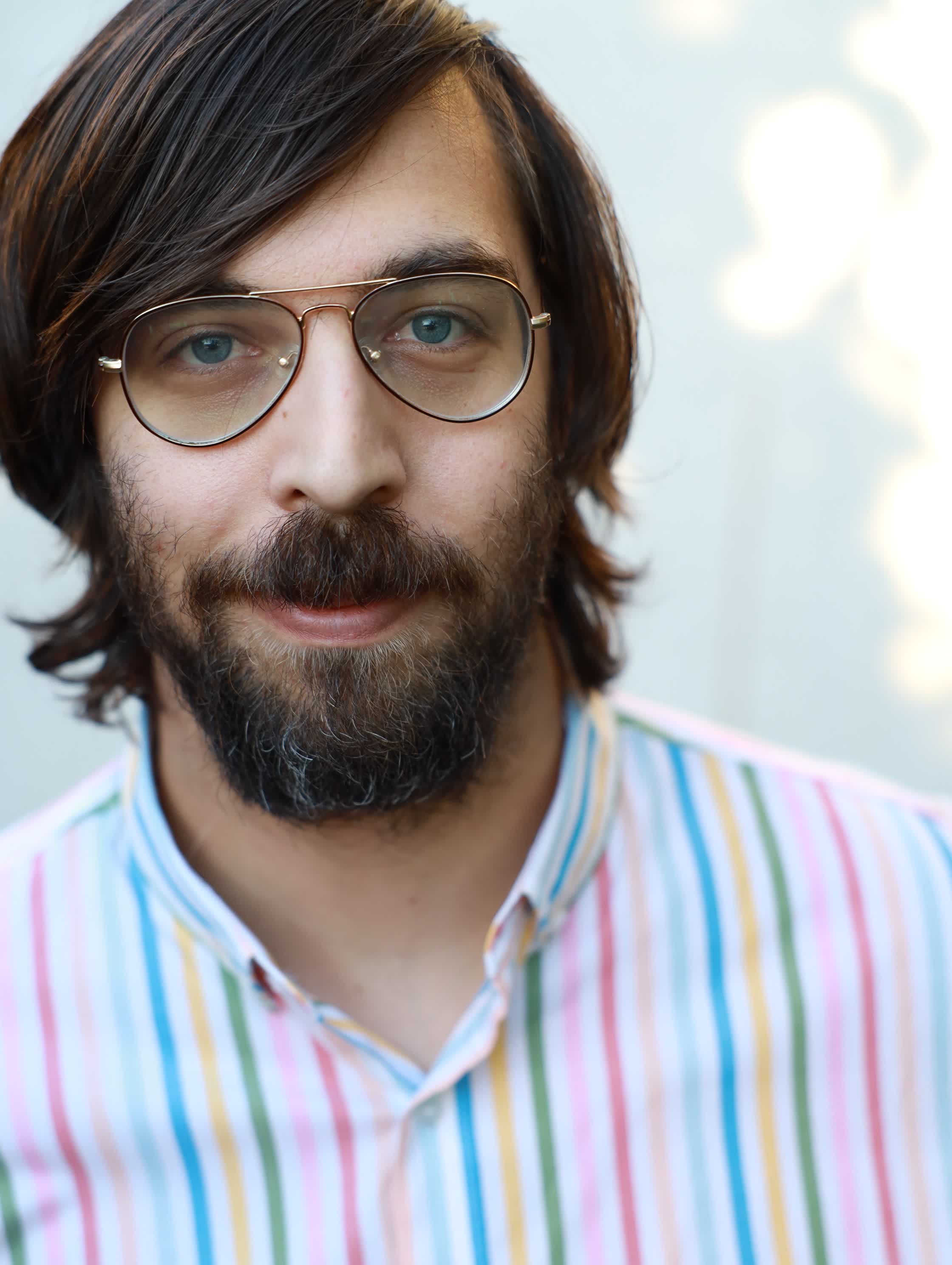 actor Dan Lippert large photo