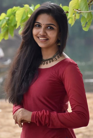 actor Mamitha Baiju large photo