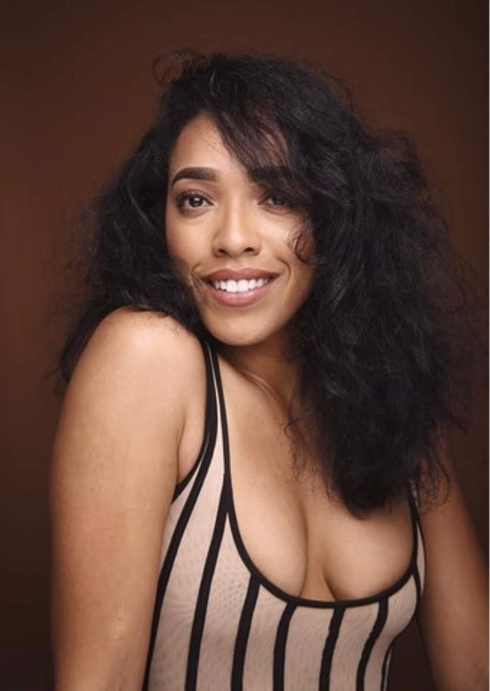 actor Deanna McKinney large photo