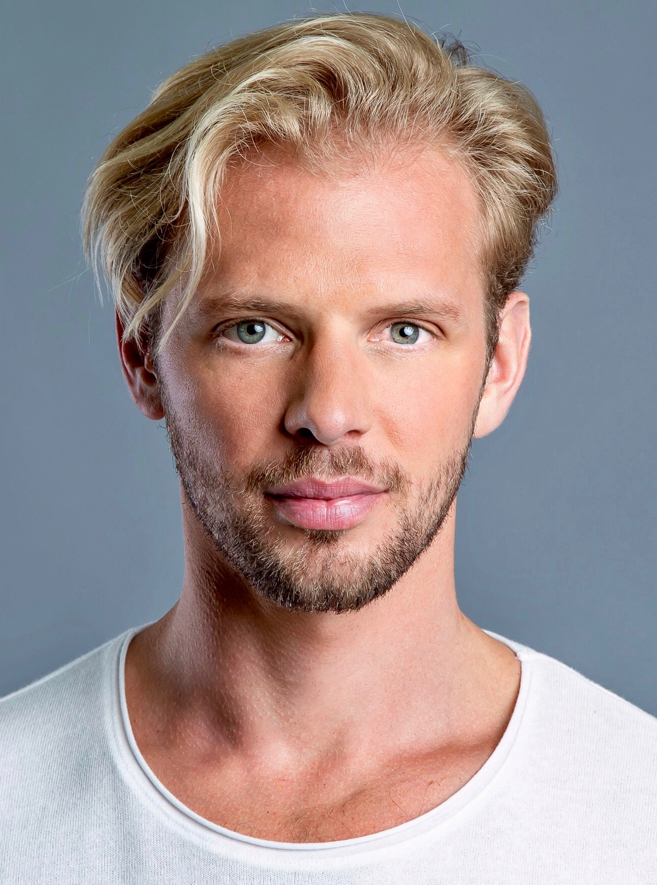 actor Mike Maolucci large photo