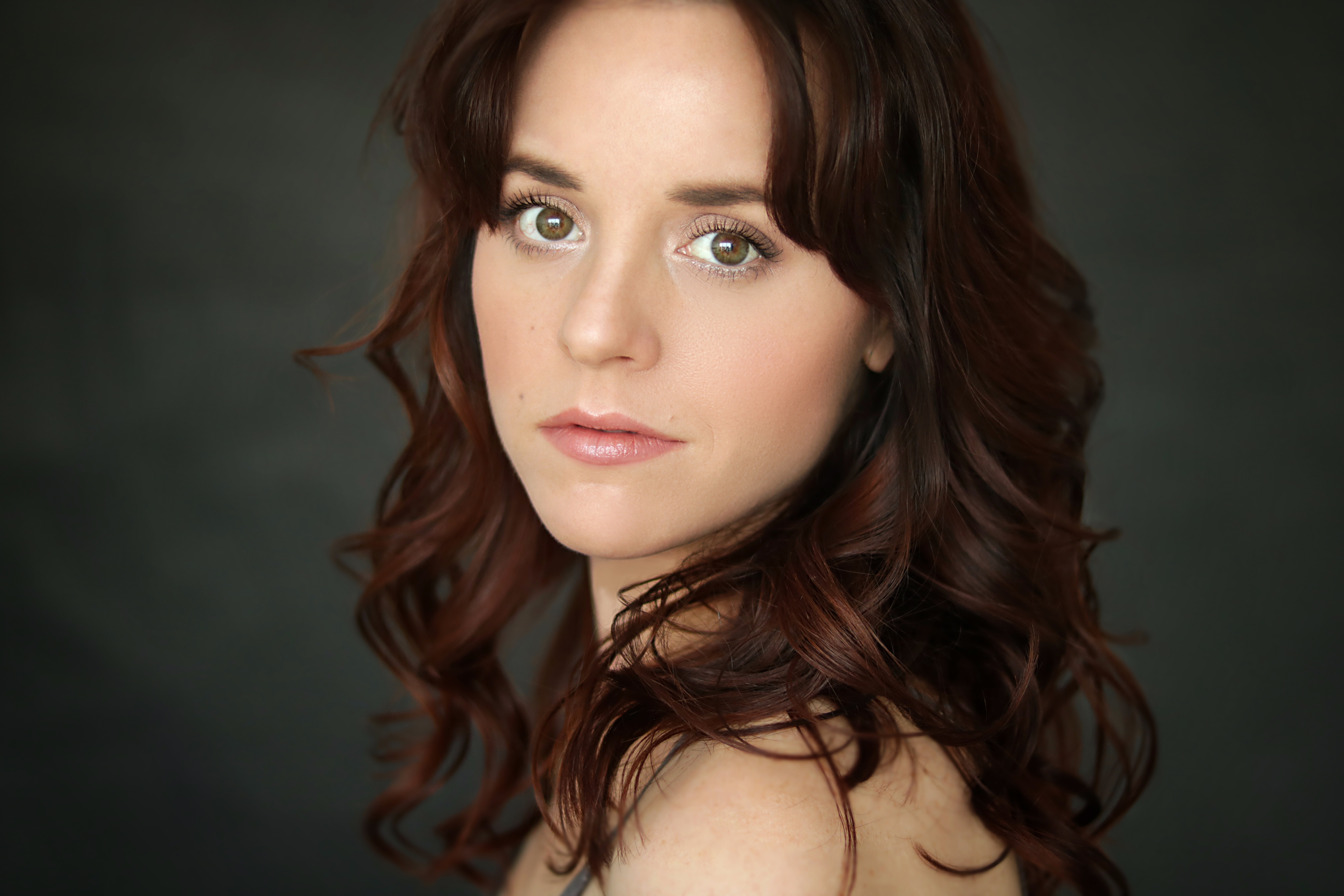 actor Elizabeth Braun large photo