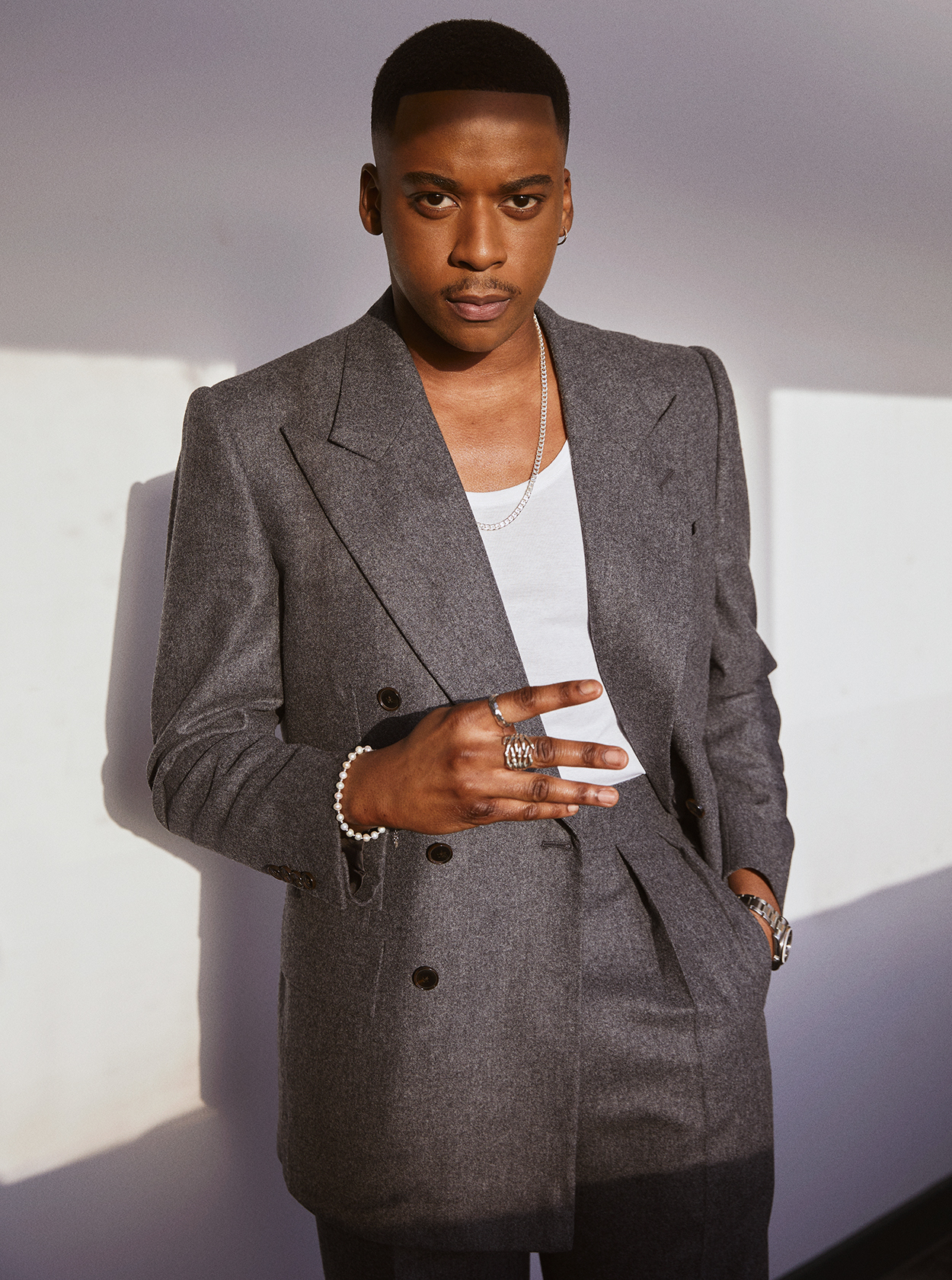 actor Elliot Edusah large photo