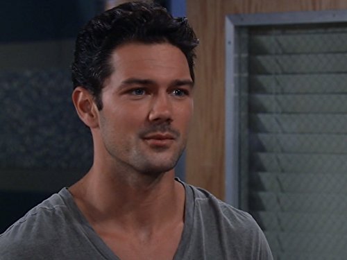 actor Ryan Paevey large photo