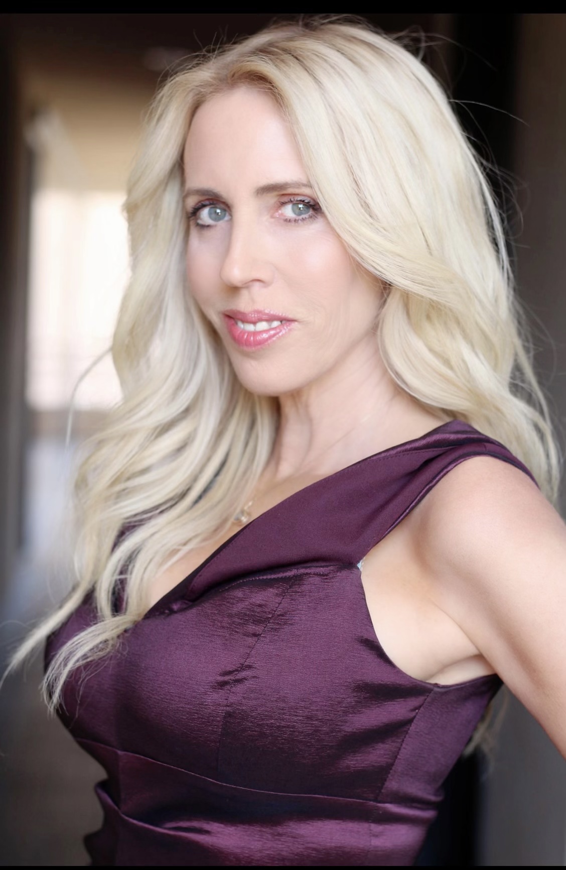 actor Rachel Bailit large photo