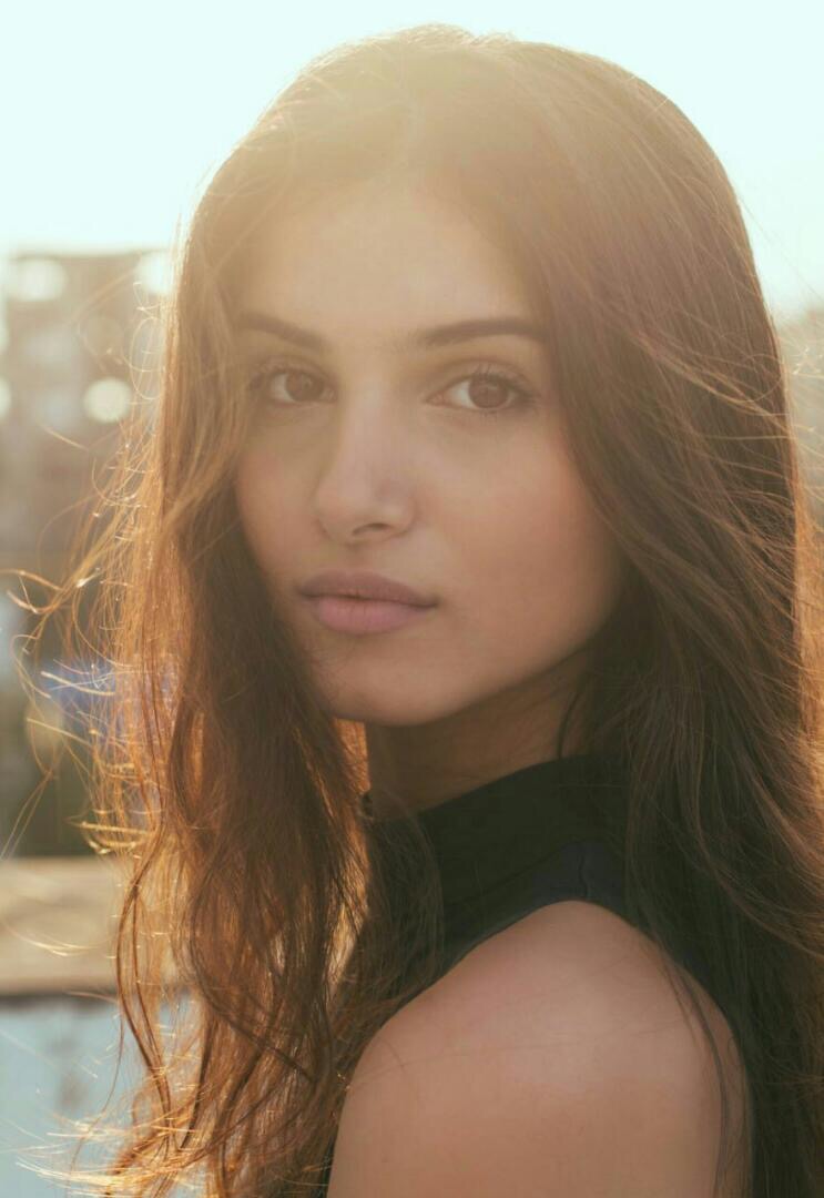 actor Tara Sutaria large photo