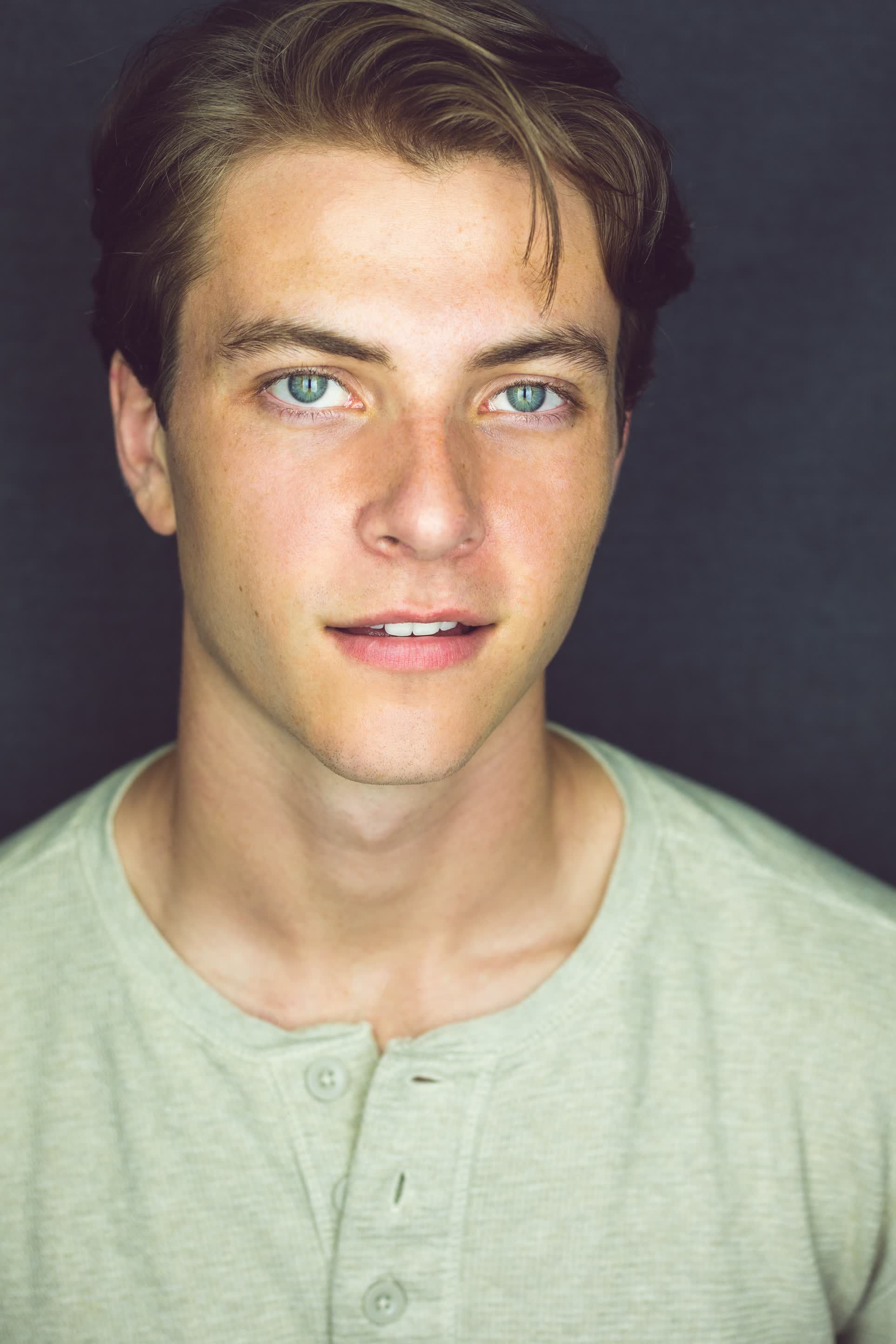 actor Jon Lemmon large photo