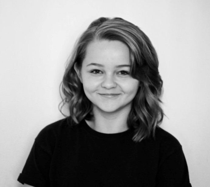 actor Sophie Sanderson large photo