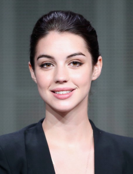 actor Adelaide Kane large photo