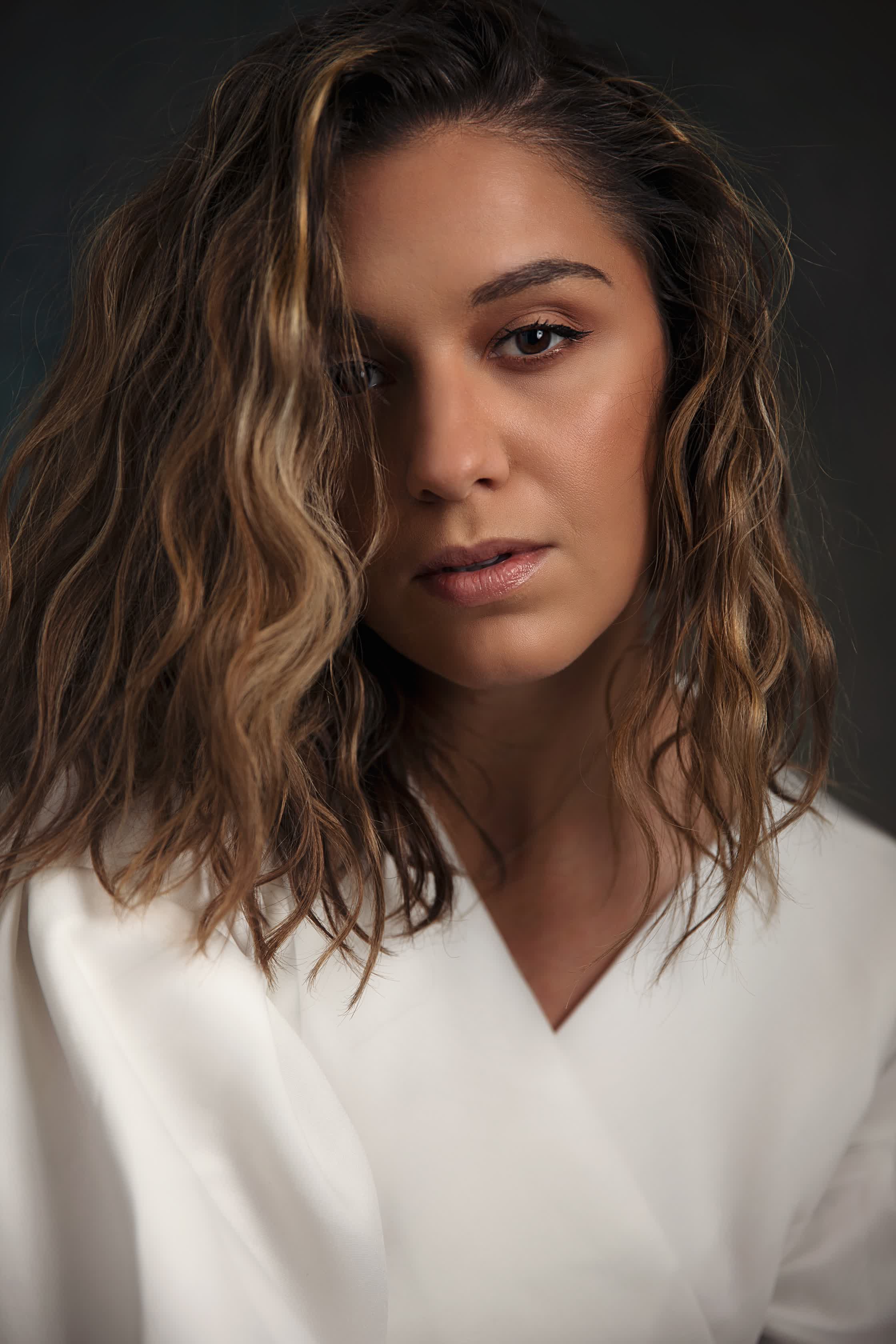 actor Tara Gulledge large photo