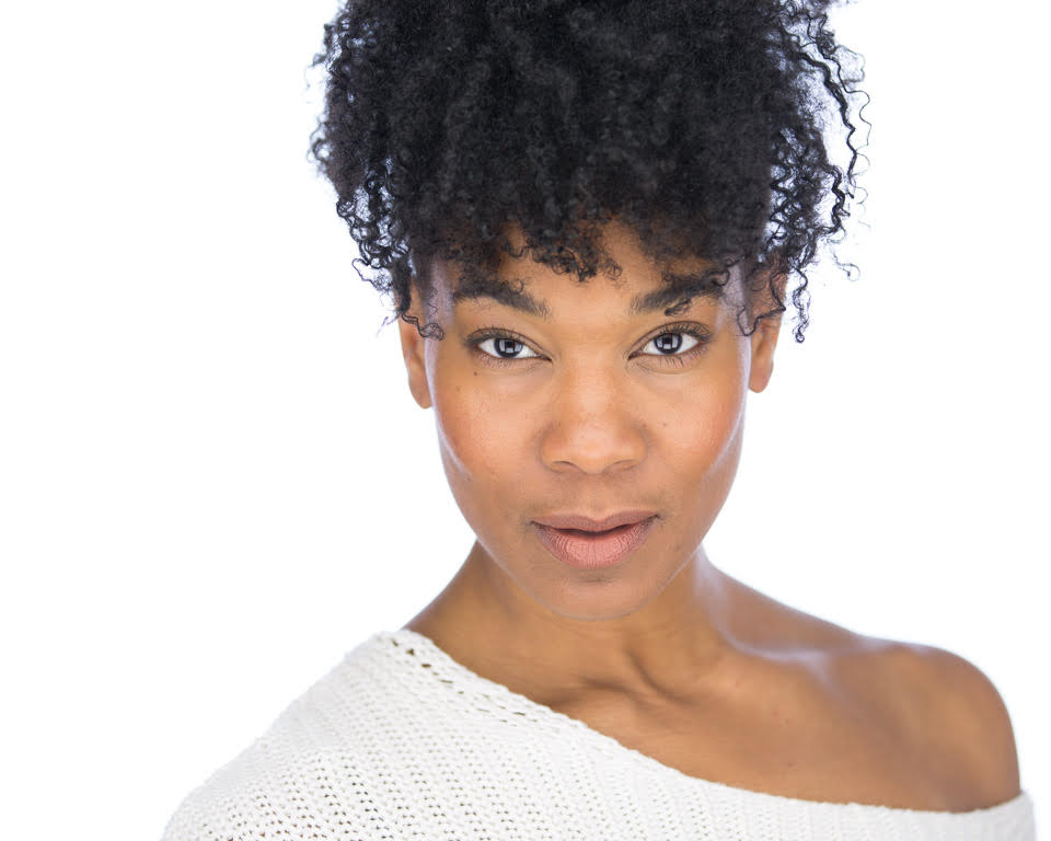 actor Chloe Davis large photo