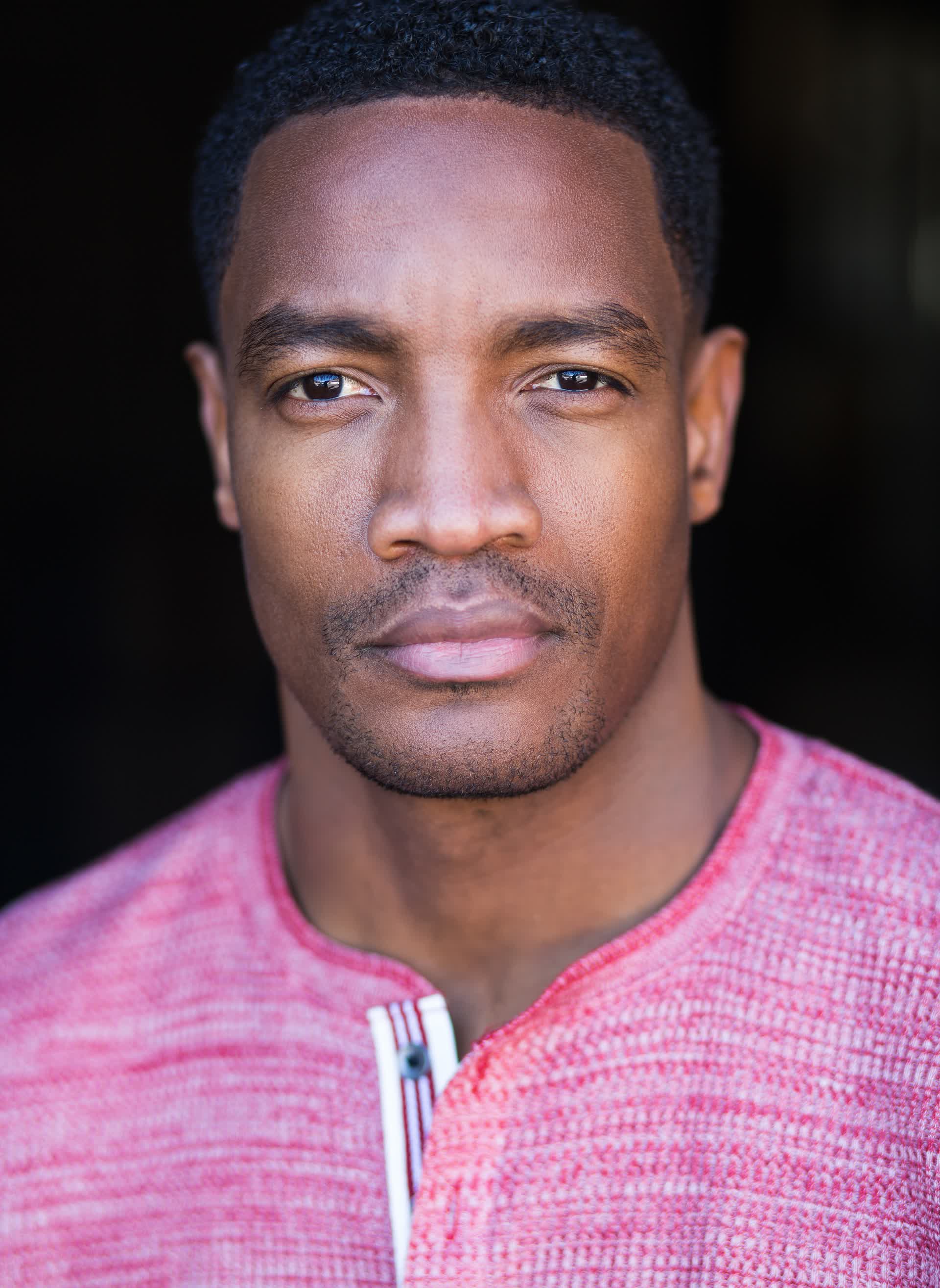 actor Cranston Johnson large photo