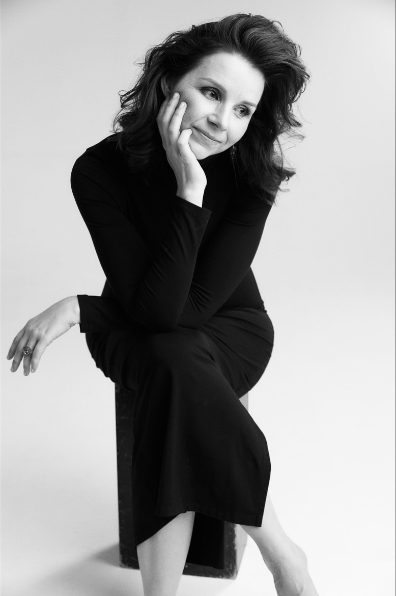 actor Audrey Moore large photo