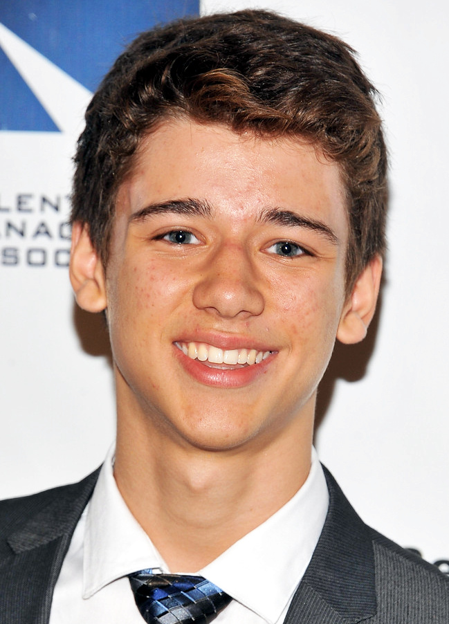 actor Uriah Shelton large photo
