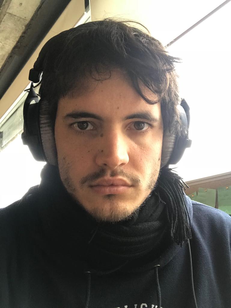 actor Andrés Aloi large photo