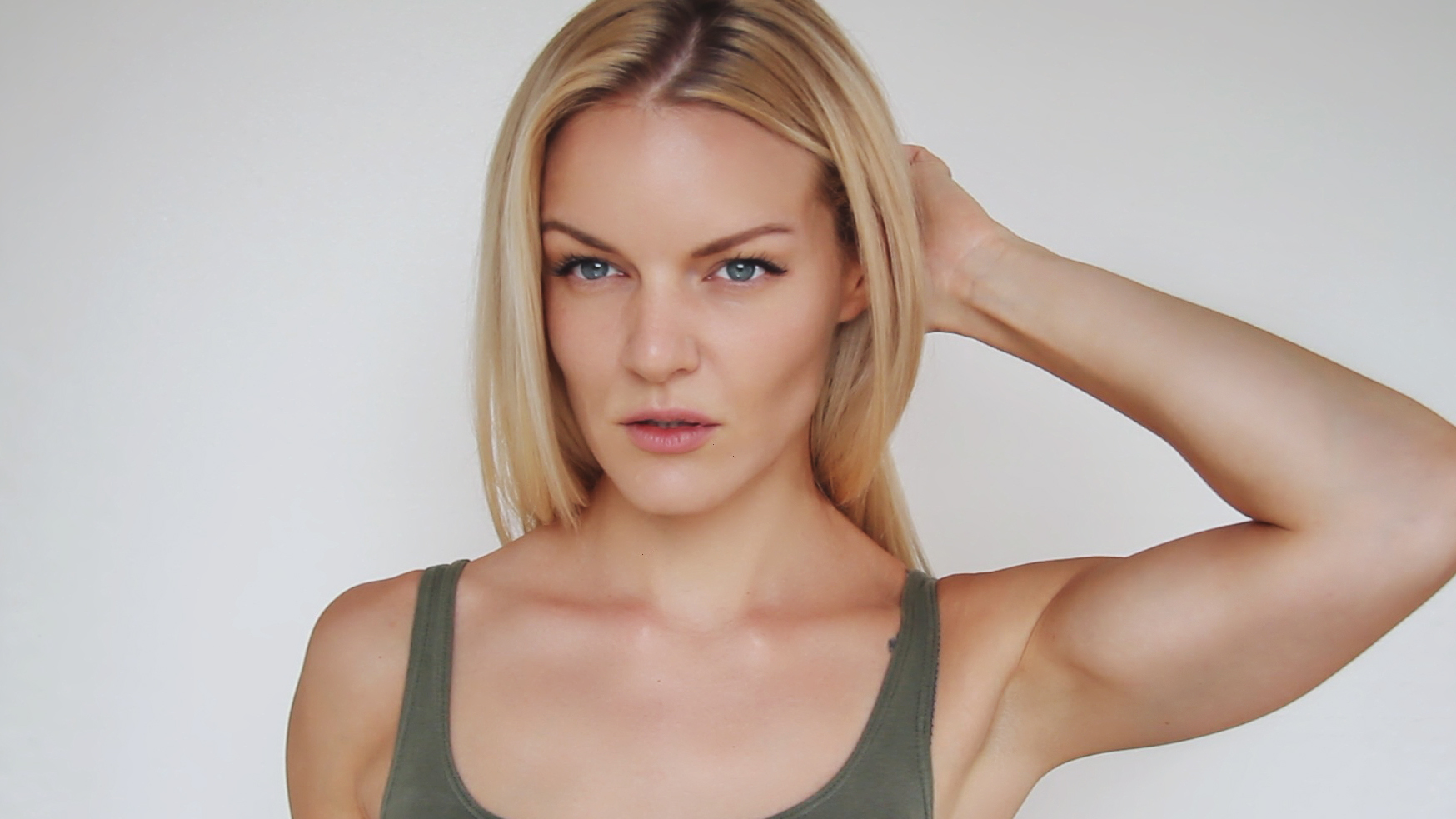 actor Alexandra Guelff large photo