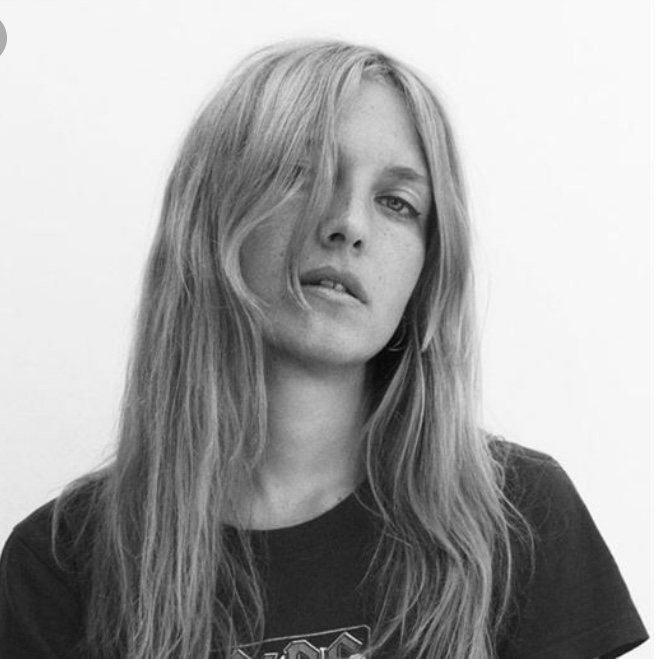 actor Joséphine de La Baume large photo