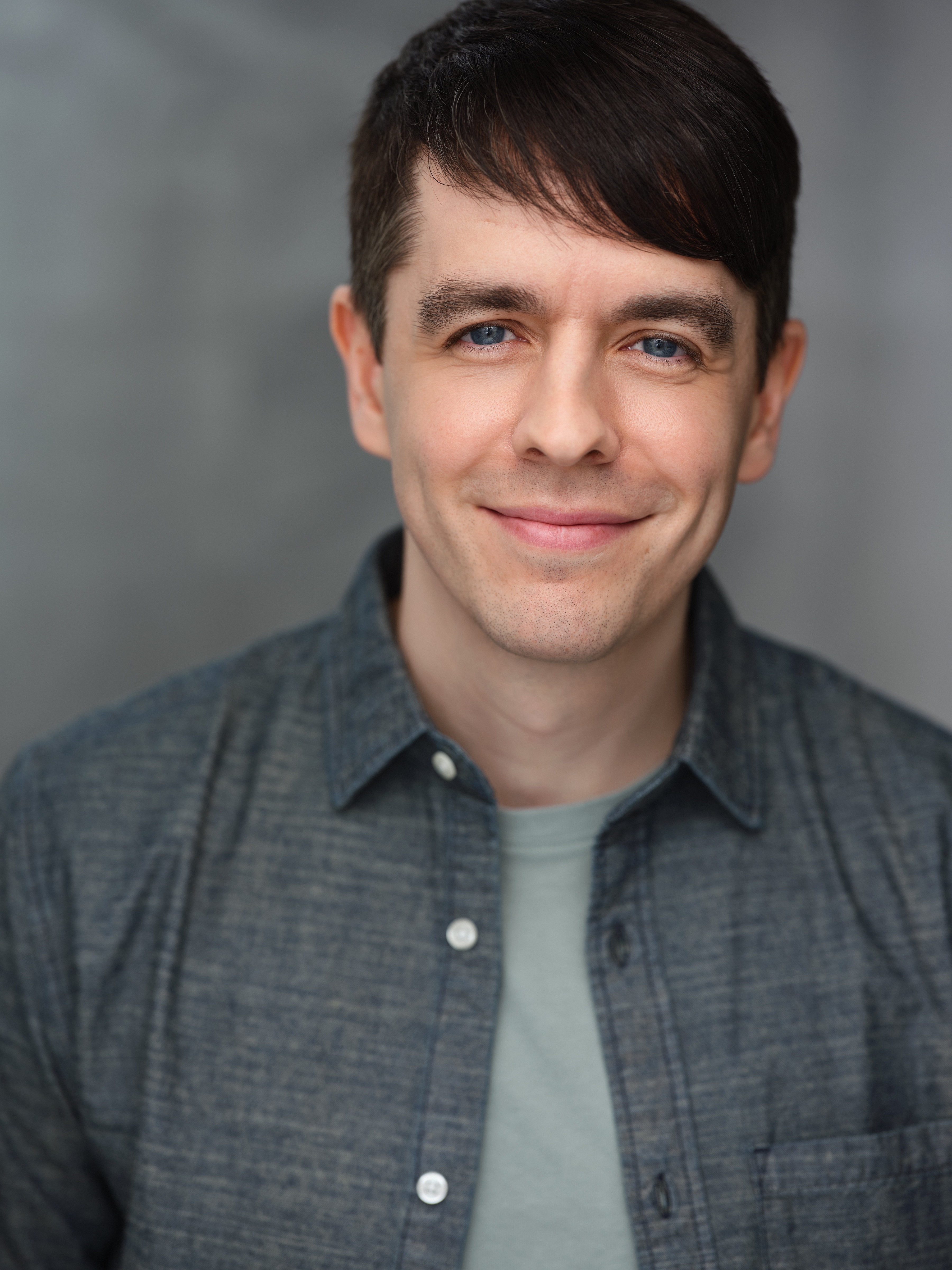 actor Adam Beauchesne large photo