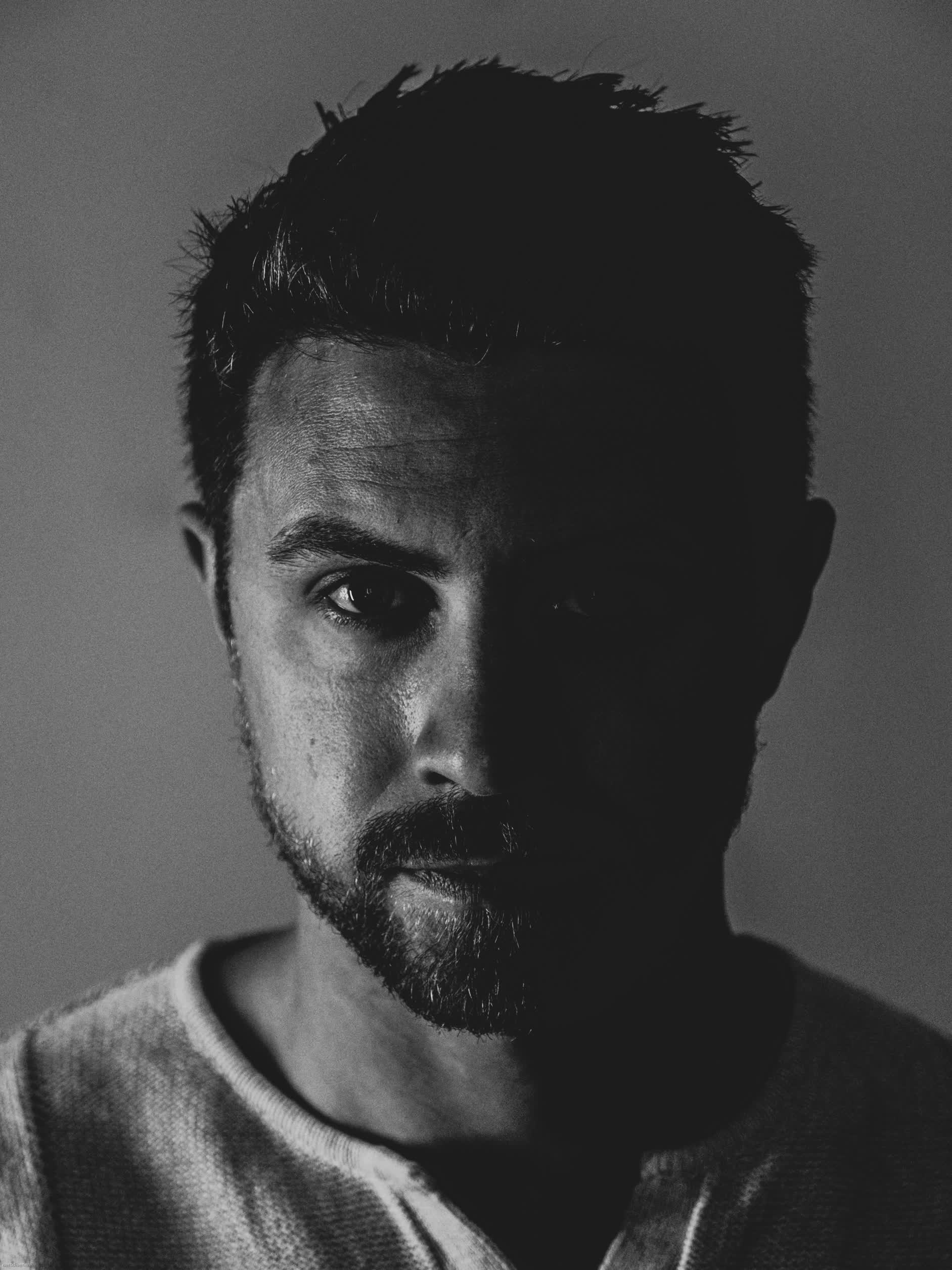 actor Derek Nelson large photo