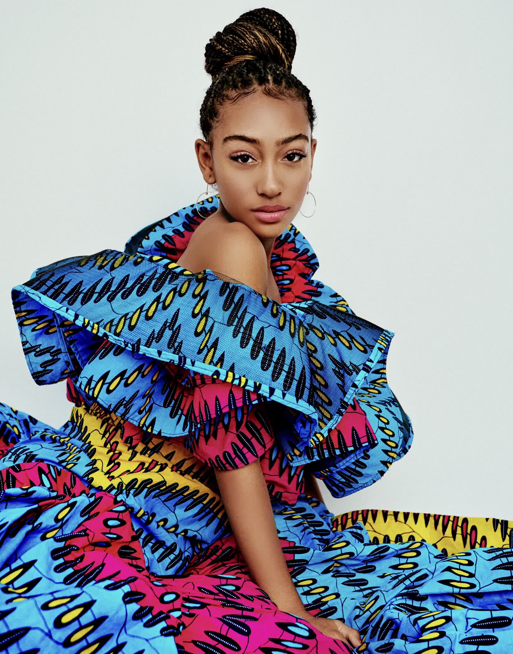 actor Lexi Underwood large photo