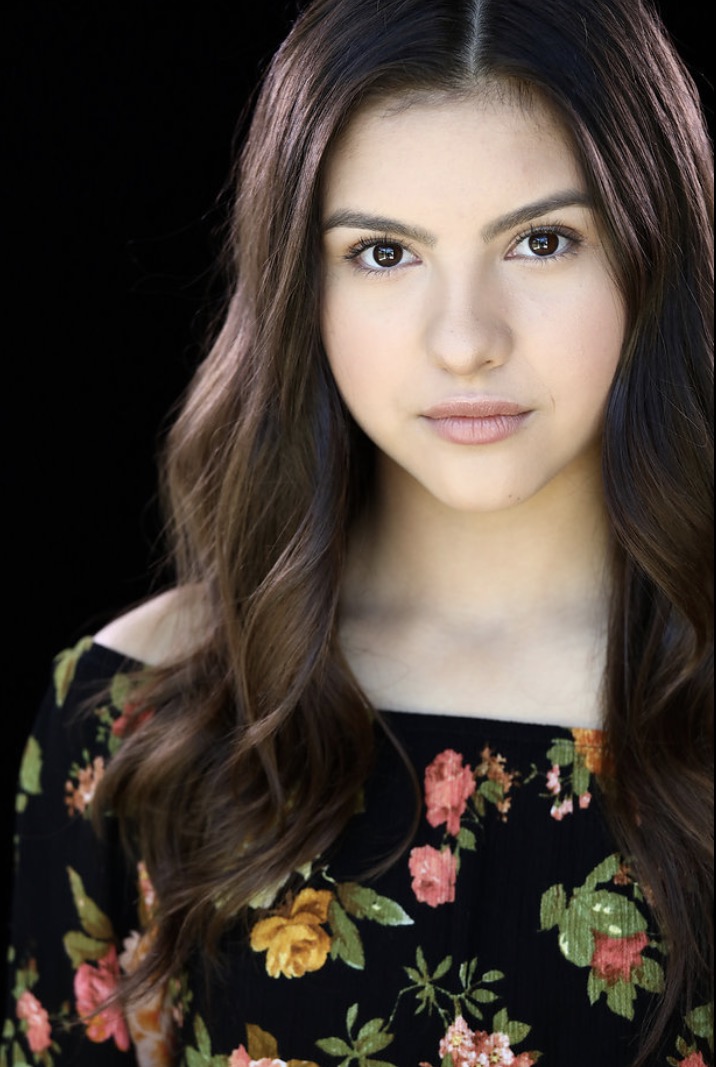 actor Sara Rowe large photo