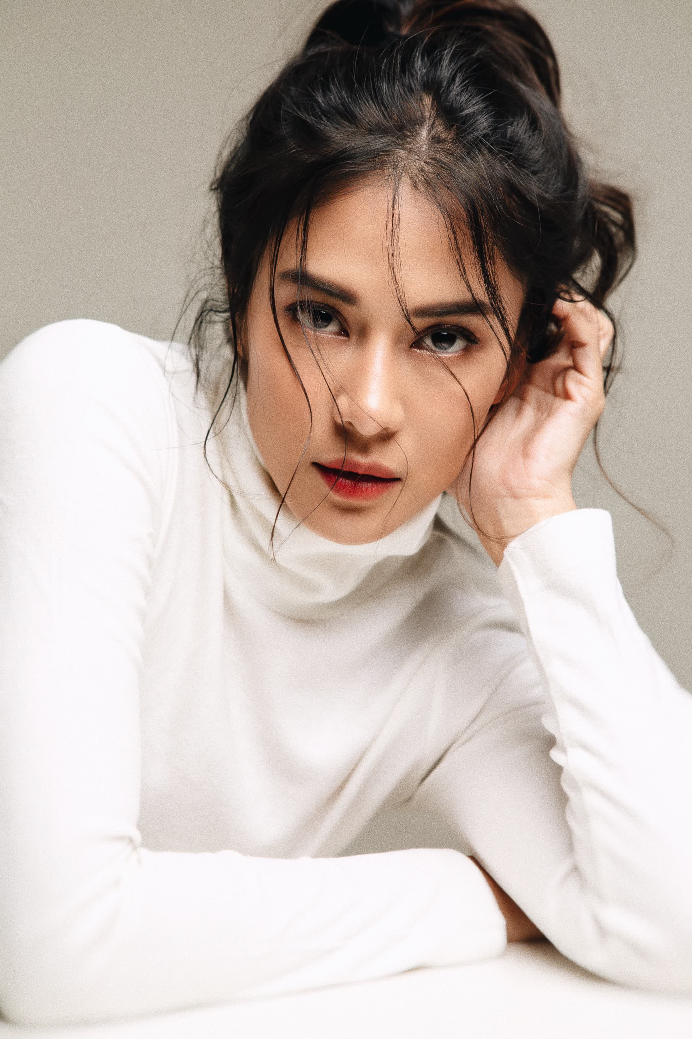 actor Dian Sastrowardoyo large photo