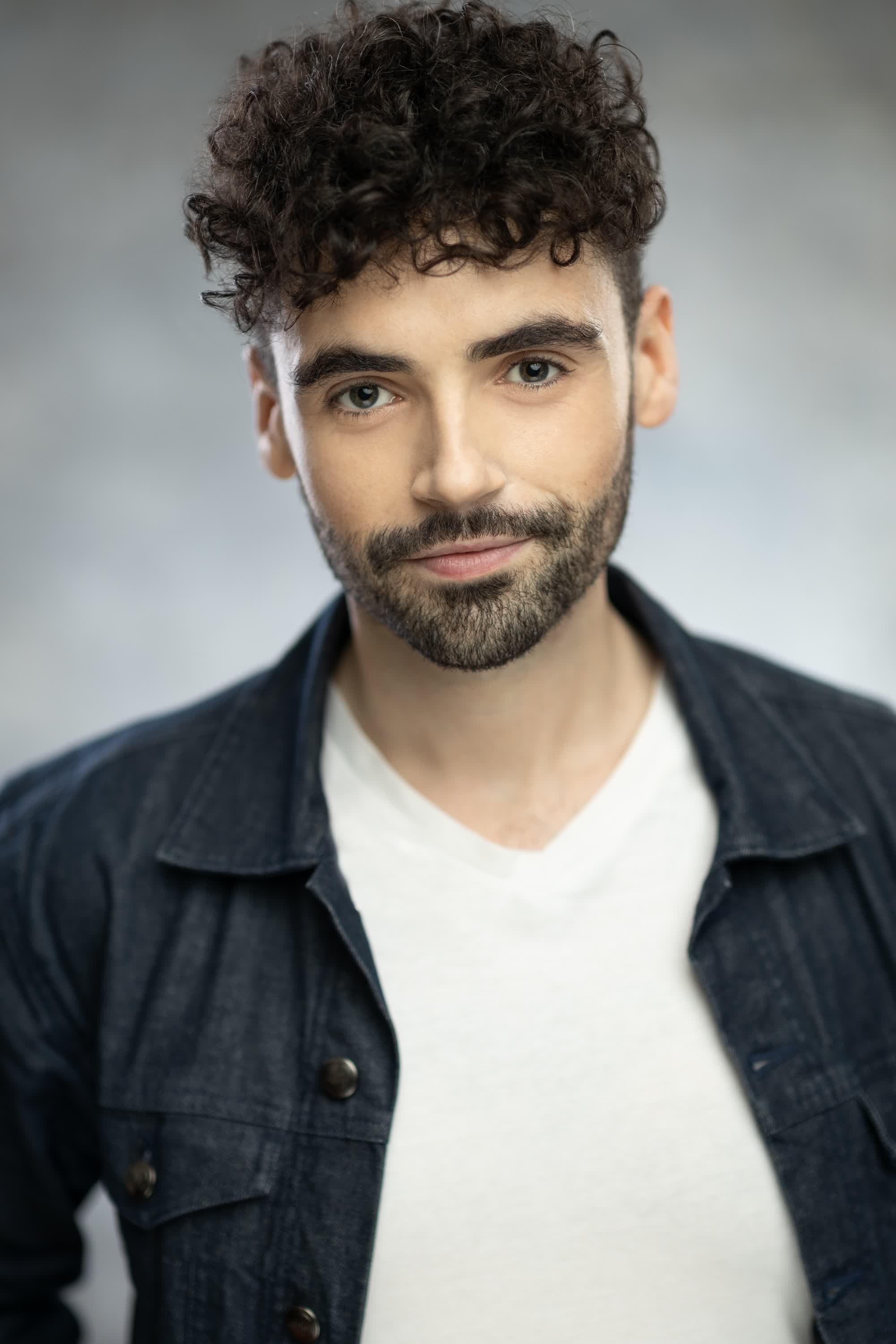 actor Joel McVeagh large photo