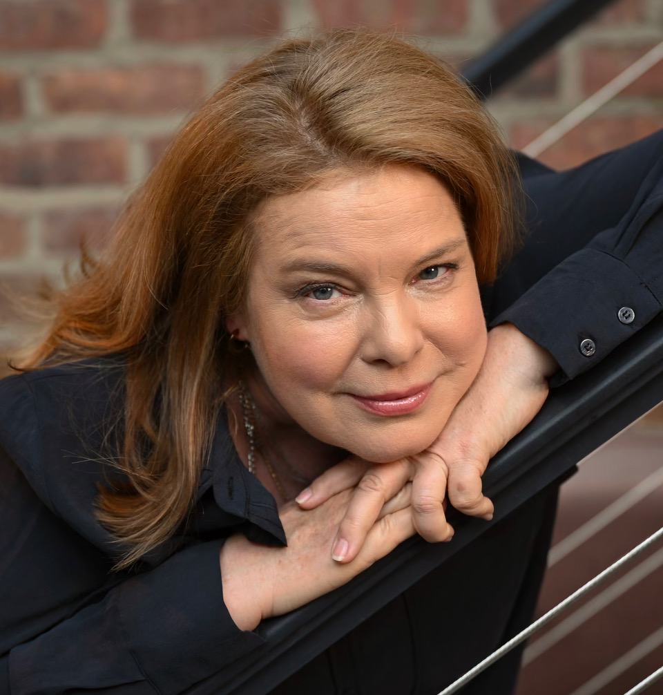 actor Catherine Curtin large photo