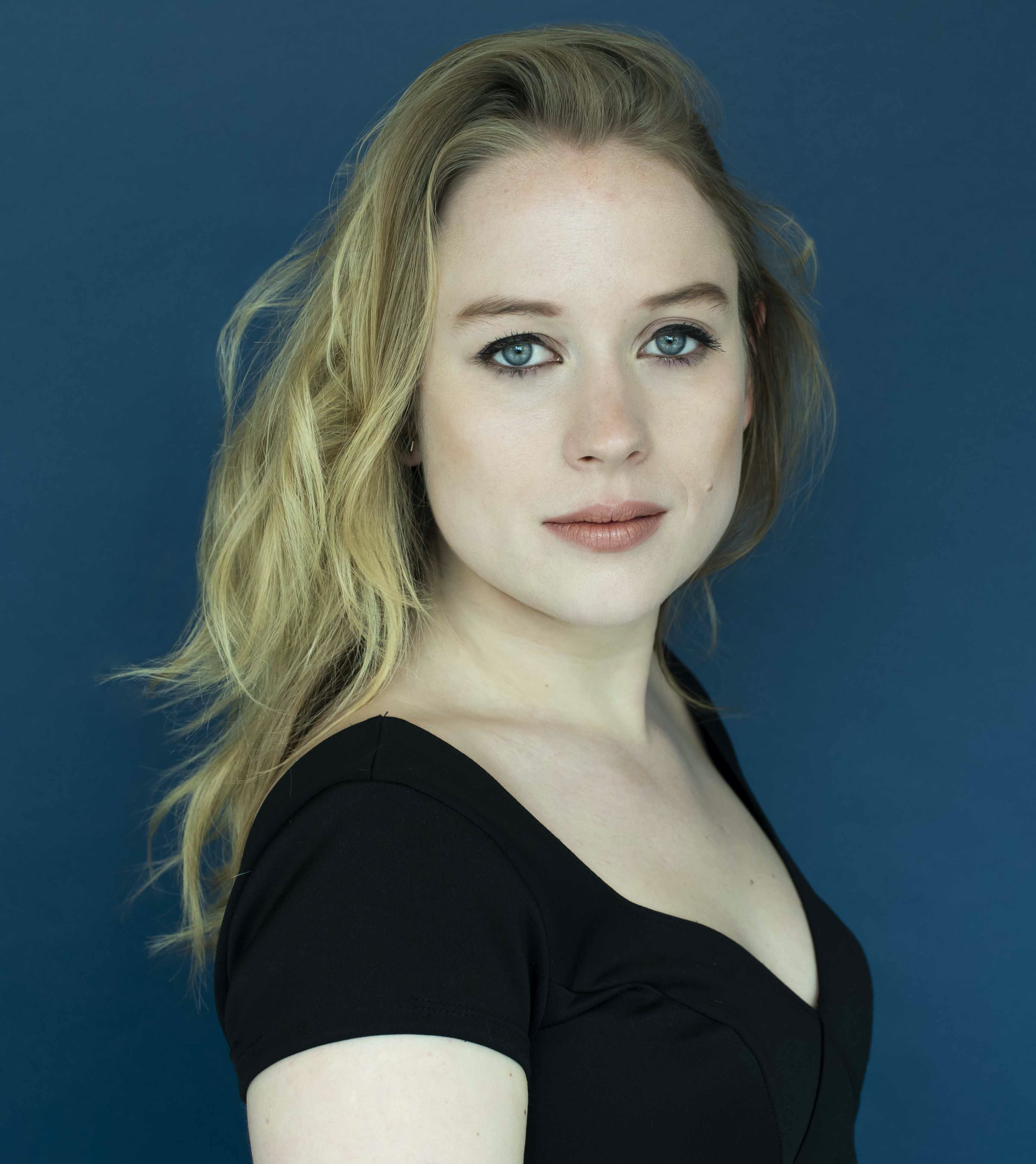 actor Erica Deutschman large photo