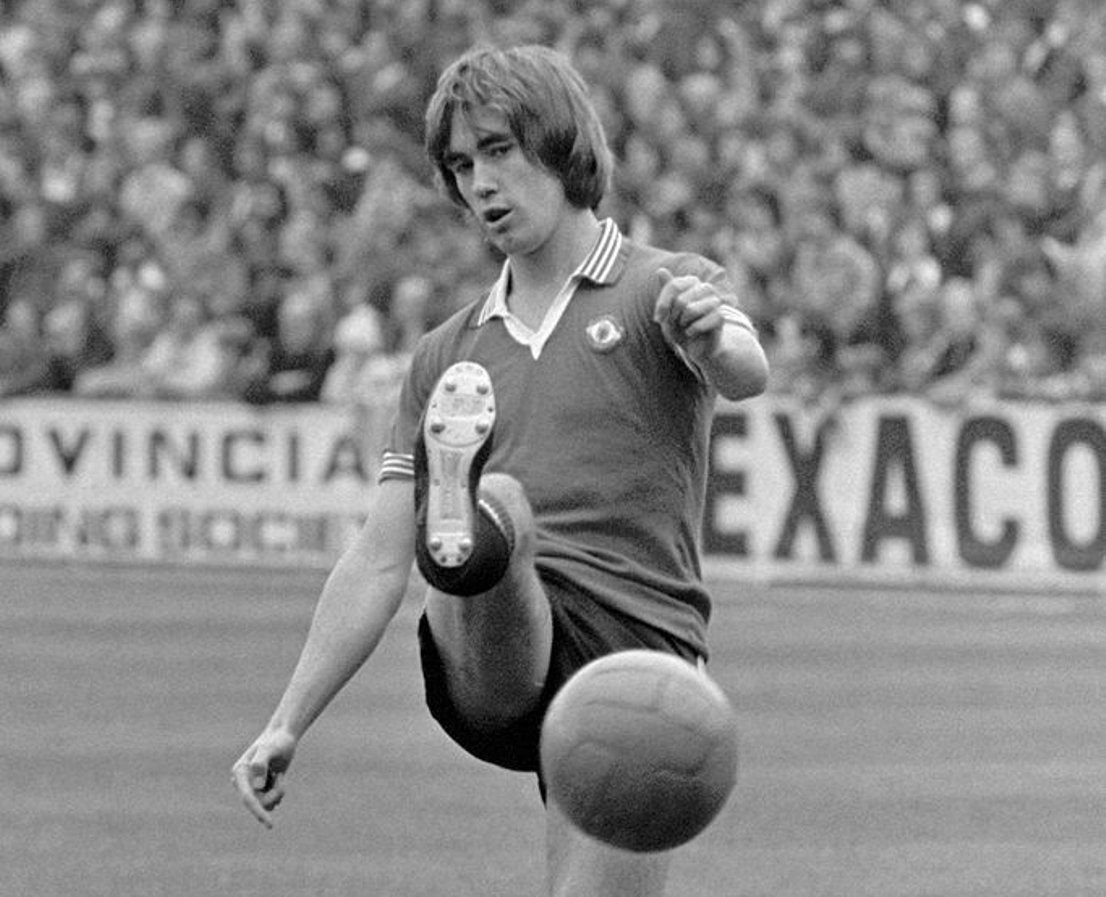 actor Sammy McIlroy large photo