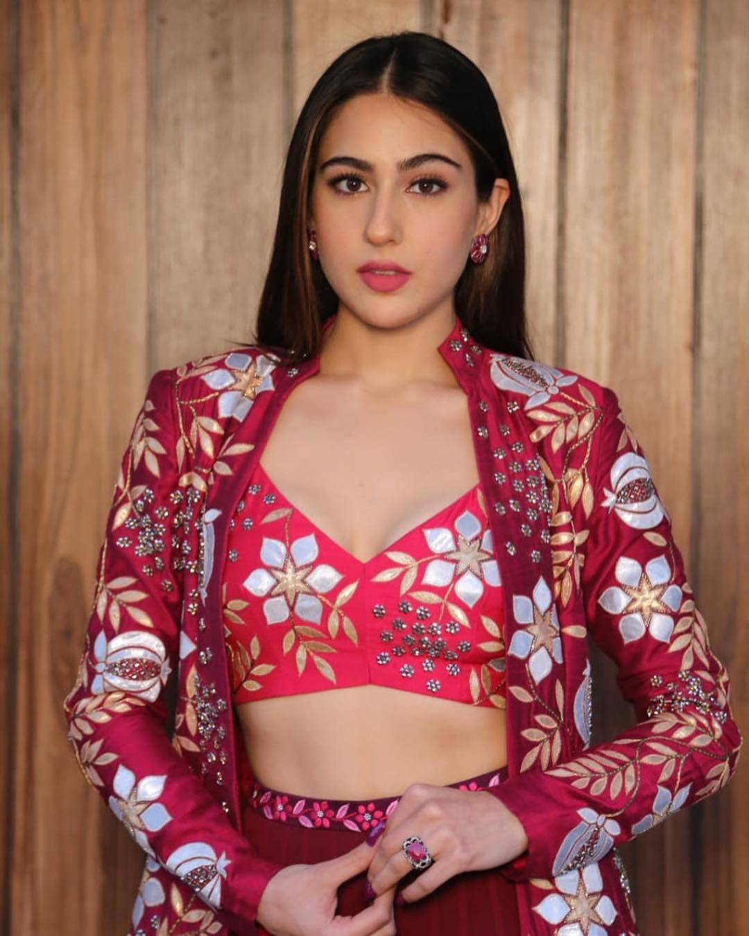 actor Sara Ali Khan large photo