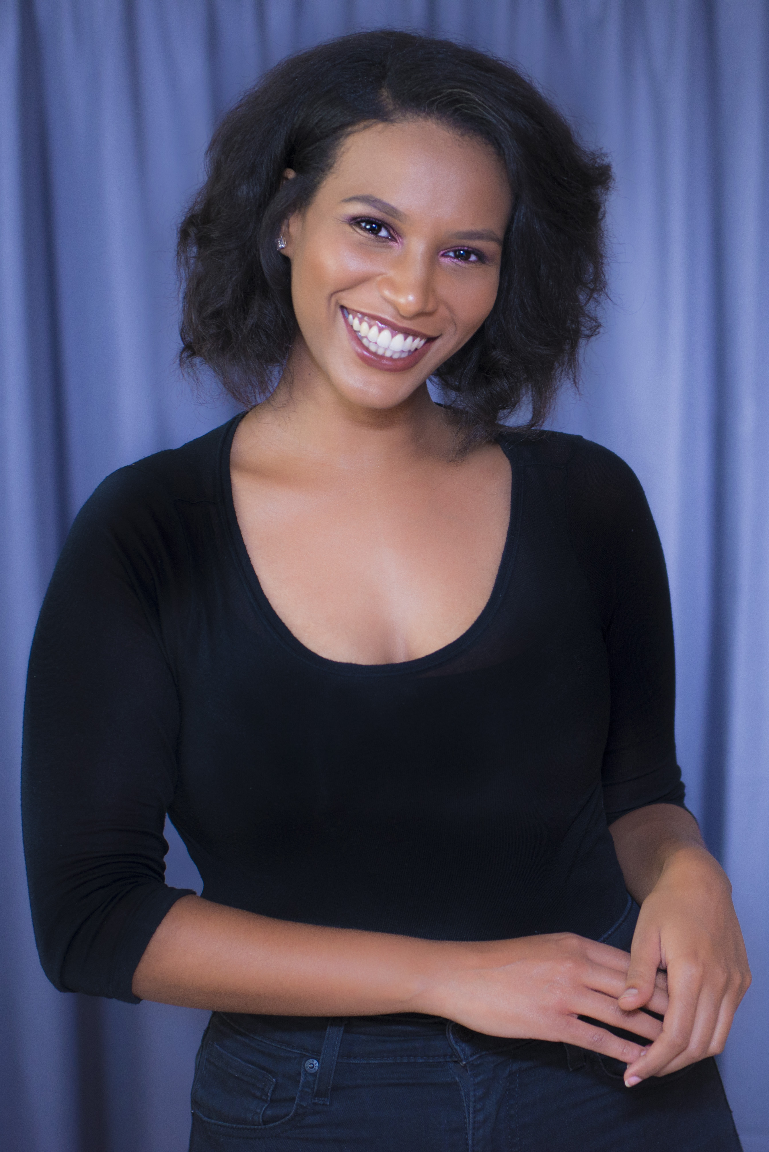 actor Mekdes Teshome large photo