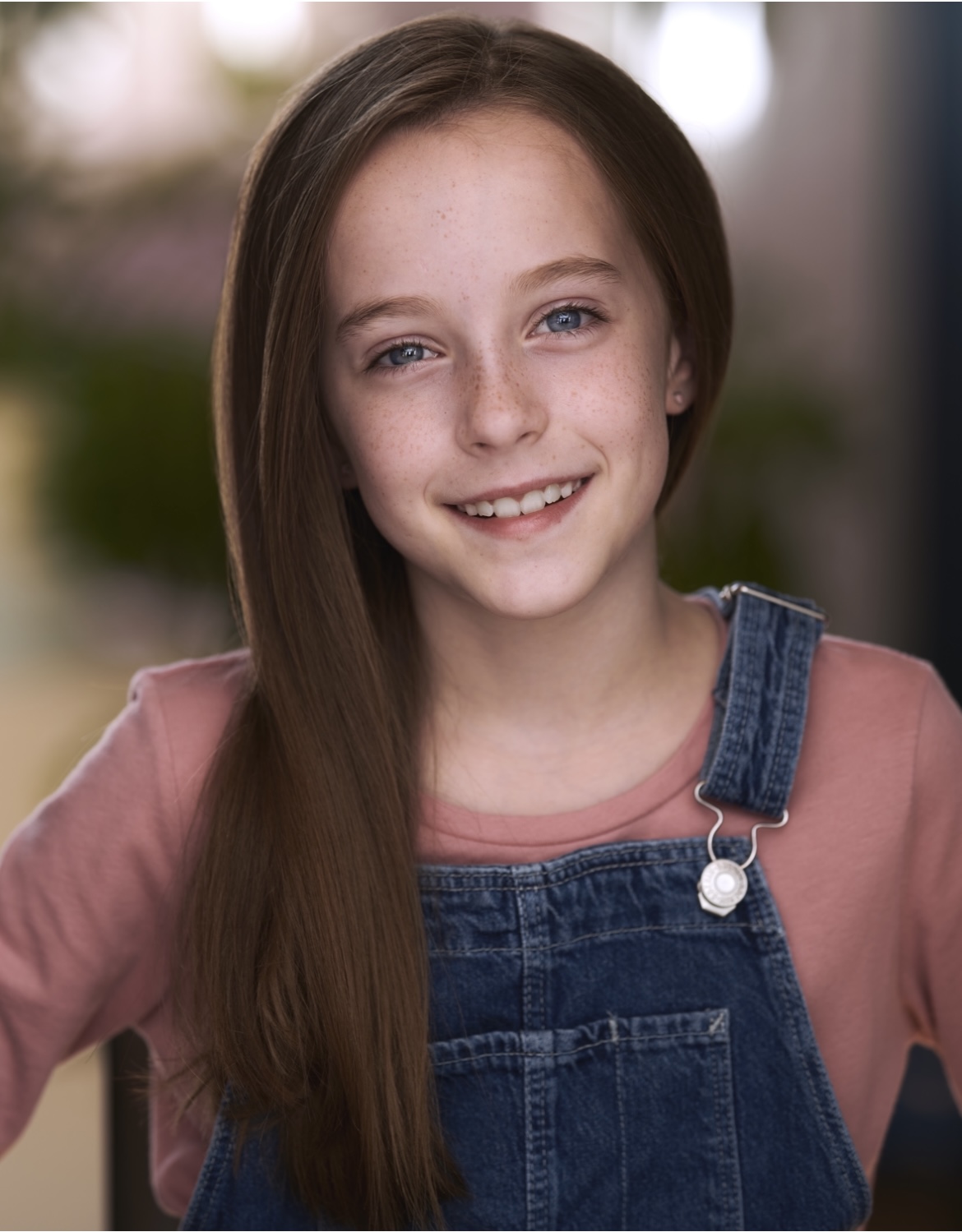 actor Ava Weiss large photo