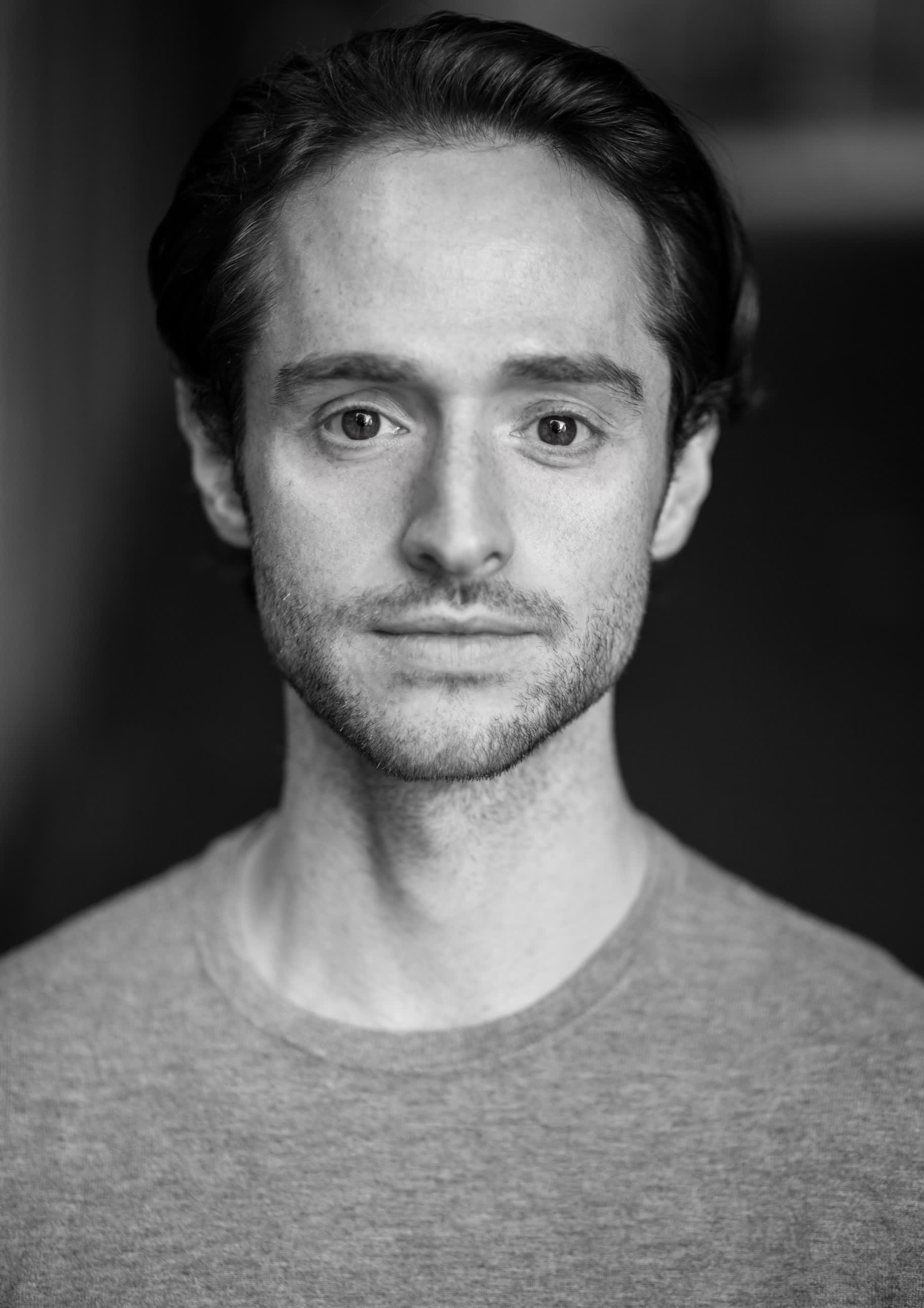 actor Andrew Rothney large photo