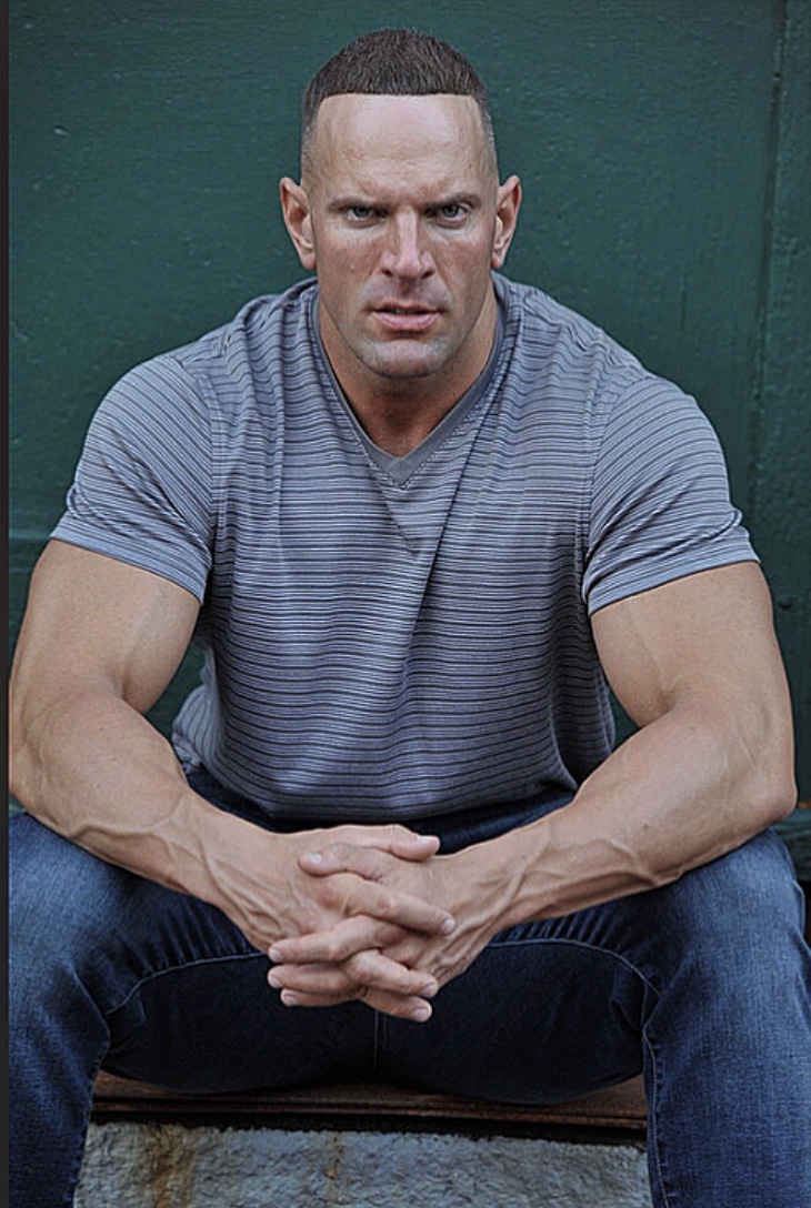 actor Levon Panek large photo