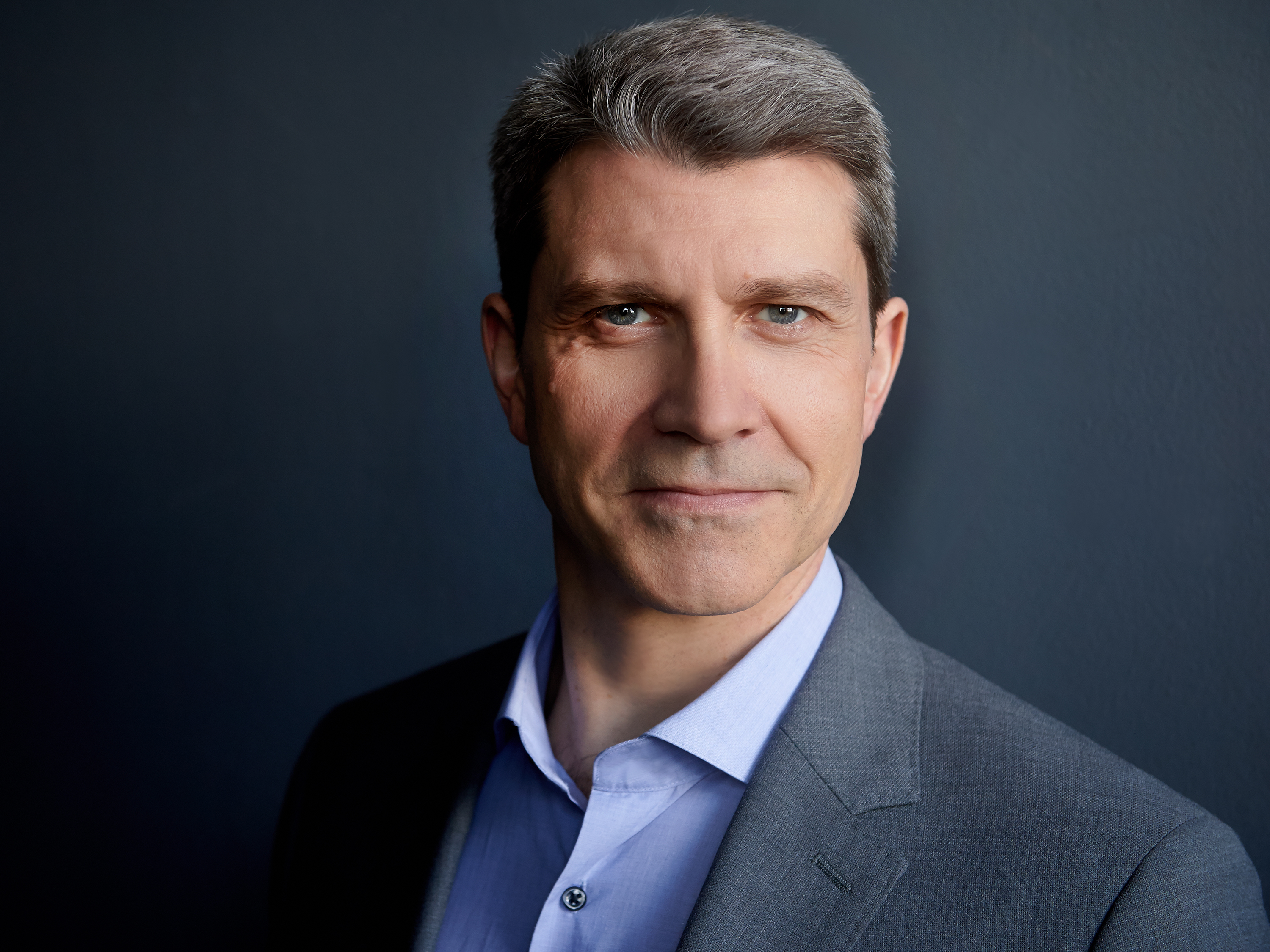 actor Paul Essiembre large photo