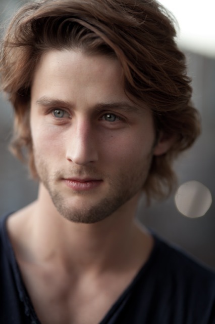 actor Mark Ryder large photo