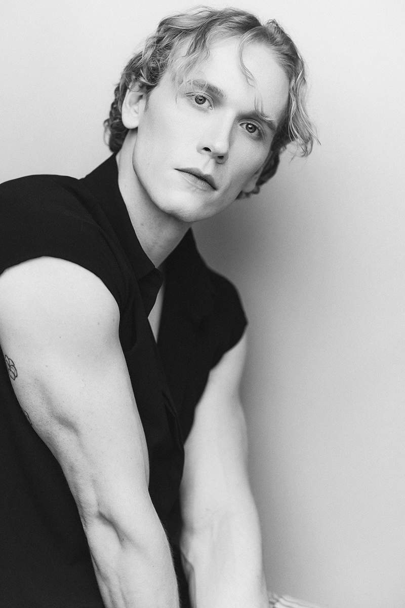 actor Jaye Ayres-Brown large photo